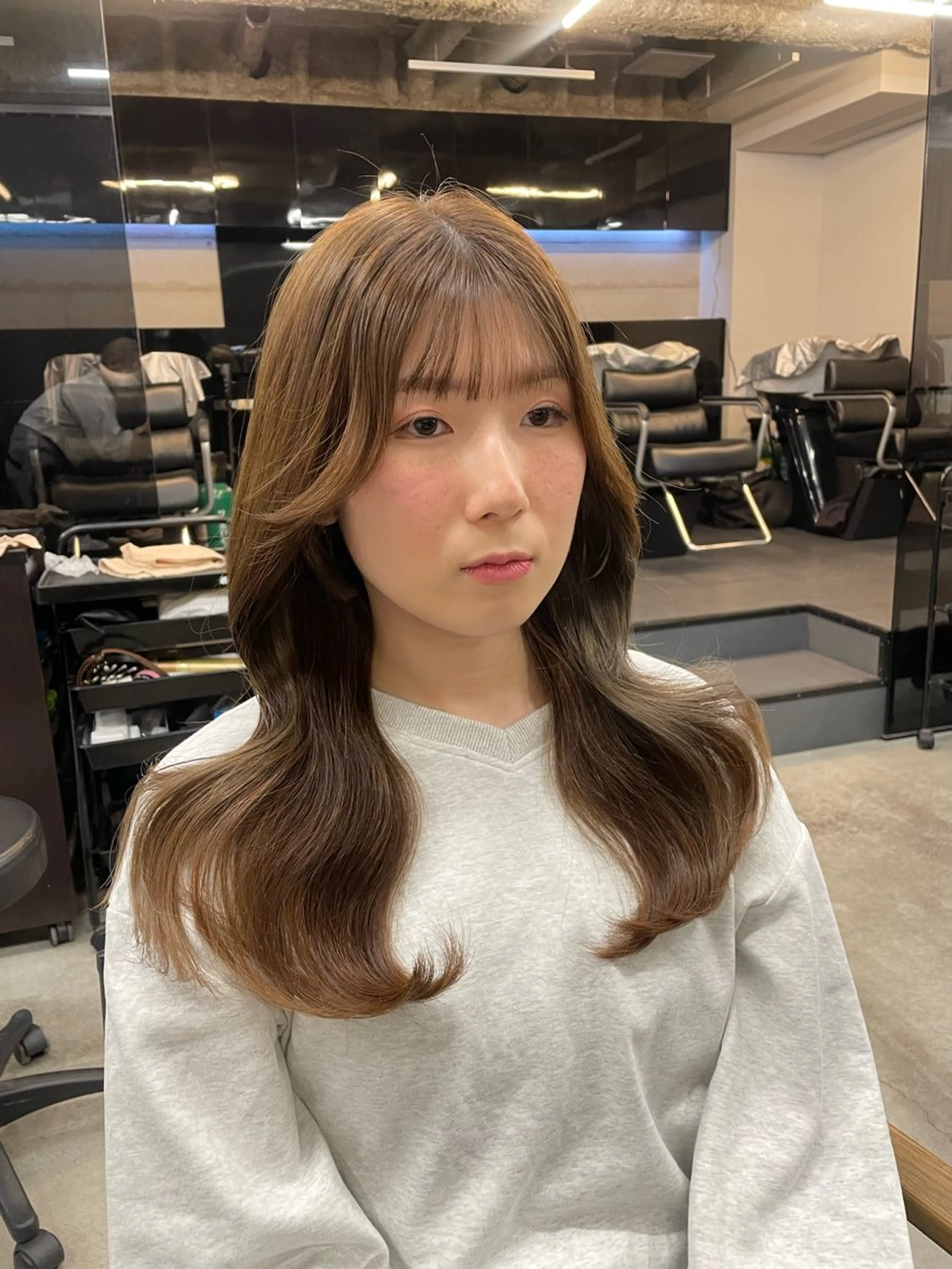 ロング 伊藤 莉奈　韓国ヘアのヘアスタイル
