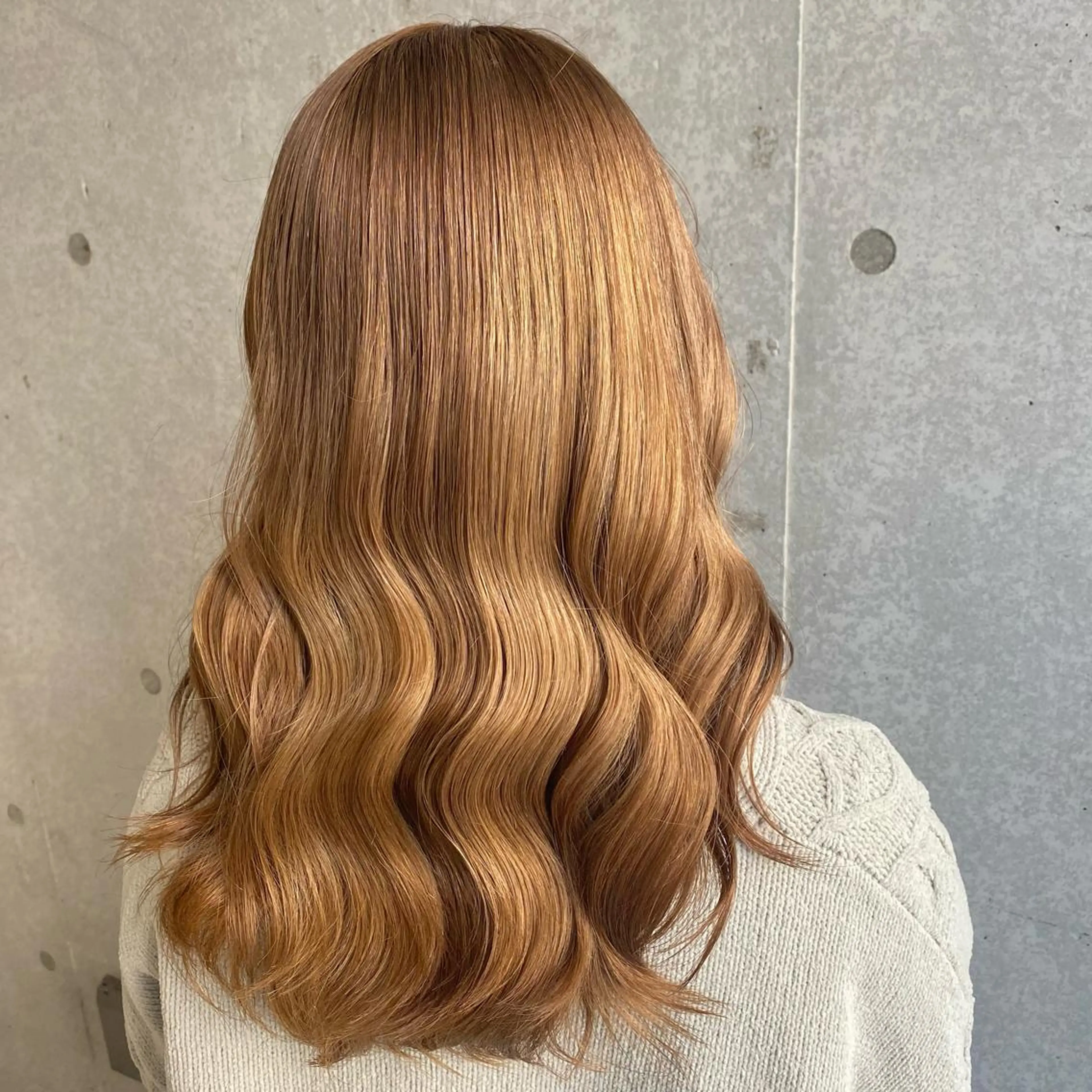 ロング レイヤーカット/ 前髪顔周りカットのヘアスタイル