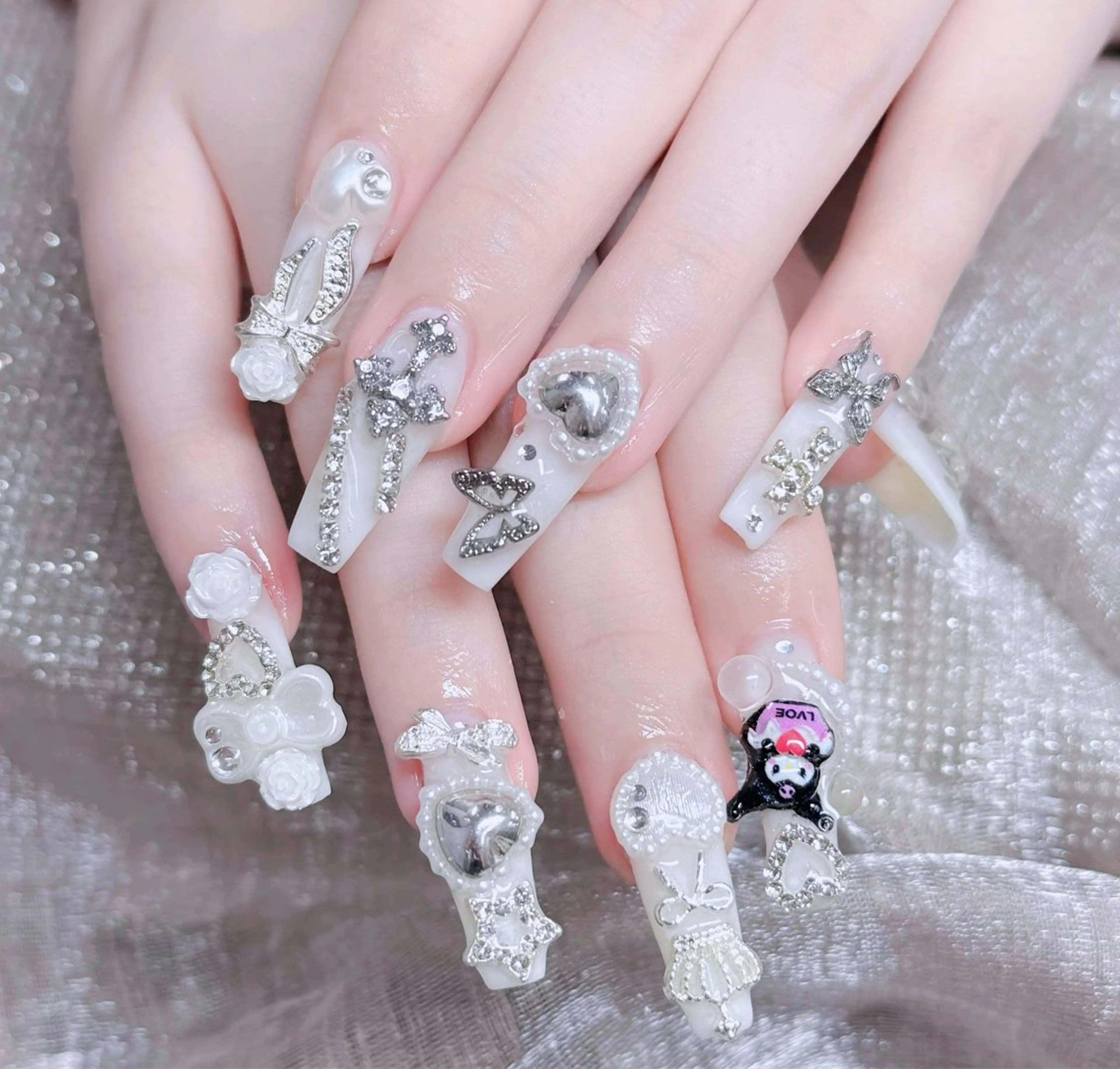 ネイル オーロラネイル クリアネイル フラッシュネイル ジェルネイル グラデーション ハンドネイル Amee Nail Salonのネイルデザイン