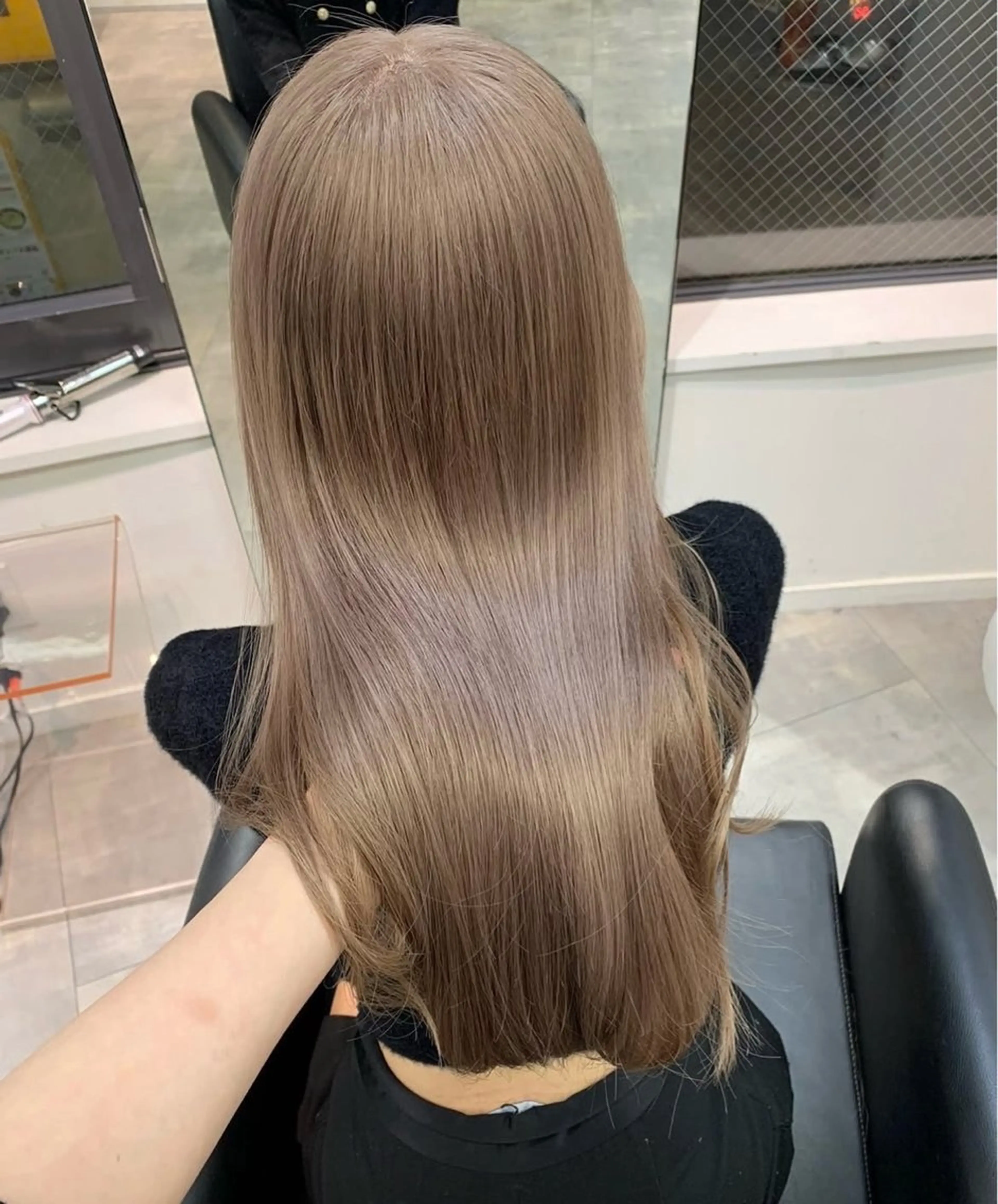 ロング カラー ヘアカラー トリートメント PELE ハイトーン 児玉 大翔のヘアスタイル