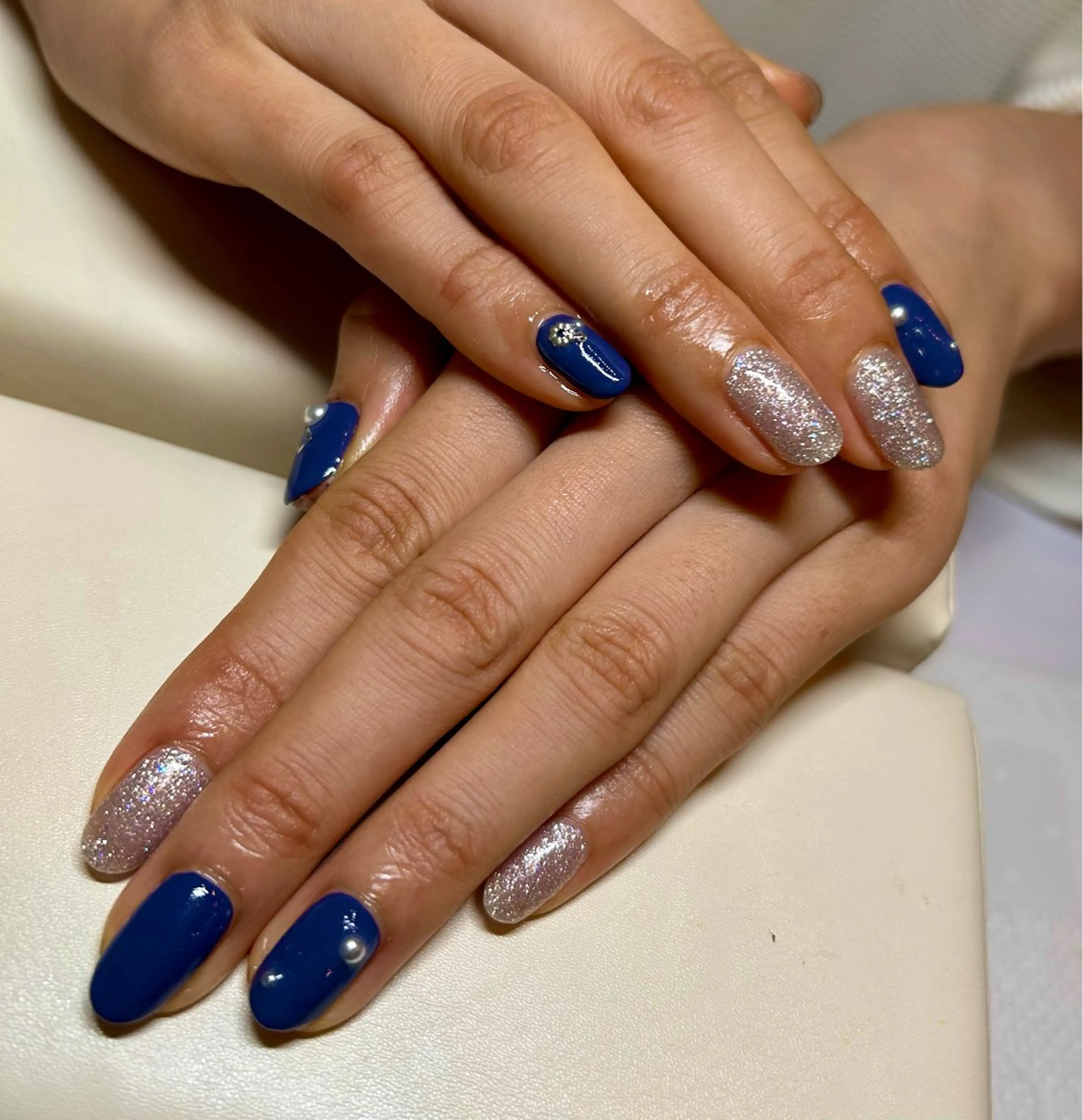 ネイル ワンカラーネイル ストーンネイル REMIA 羽鳥のネイルデザイン