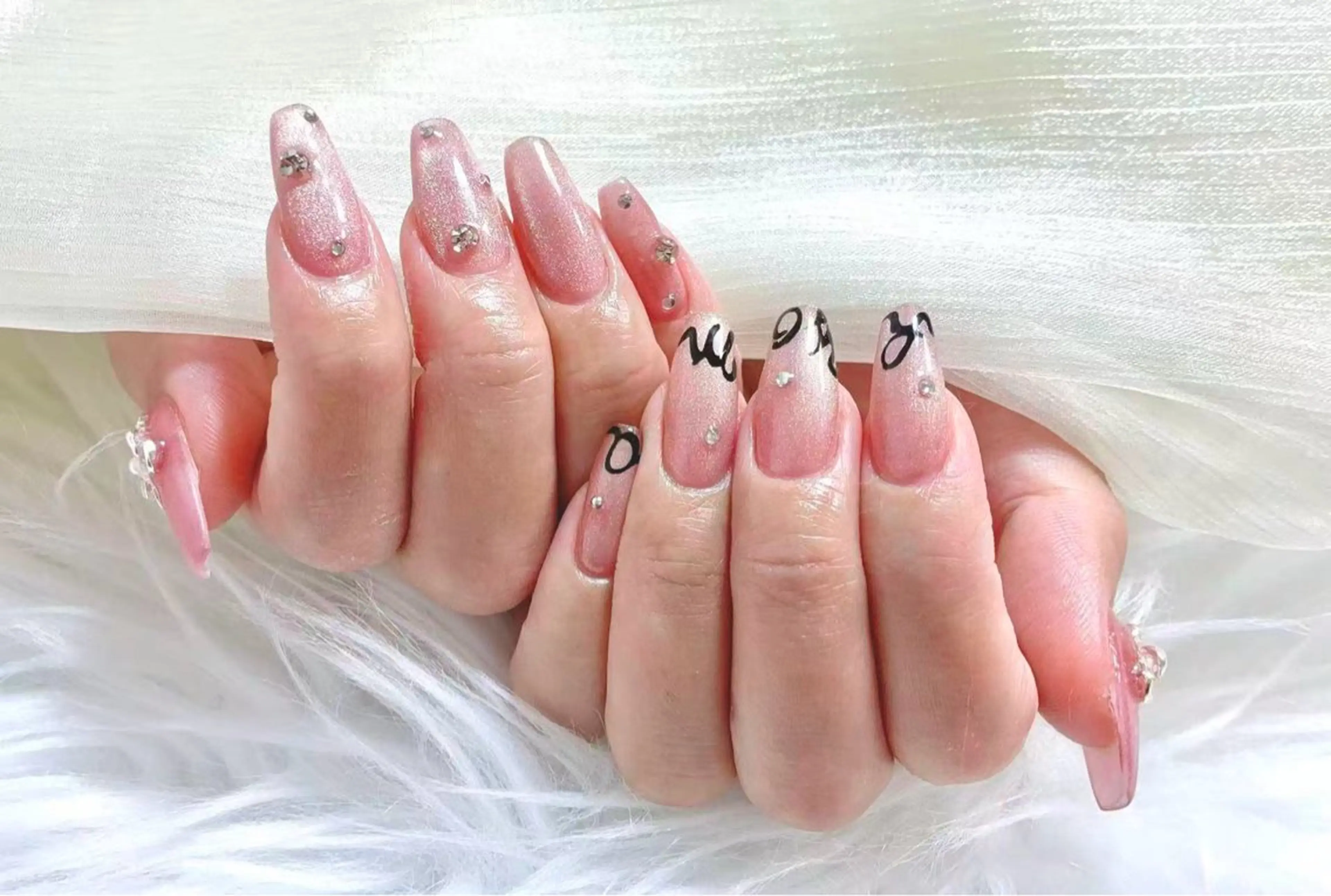ネイル アニマル柄 チークネイル フラッシュネイル フットネイル フレンチネイル ハンドネイル B·U Nail大宮 長さだし専門店のネイルデザイン