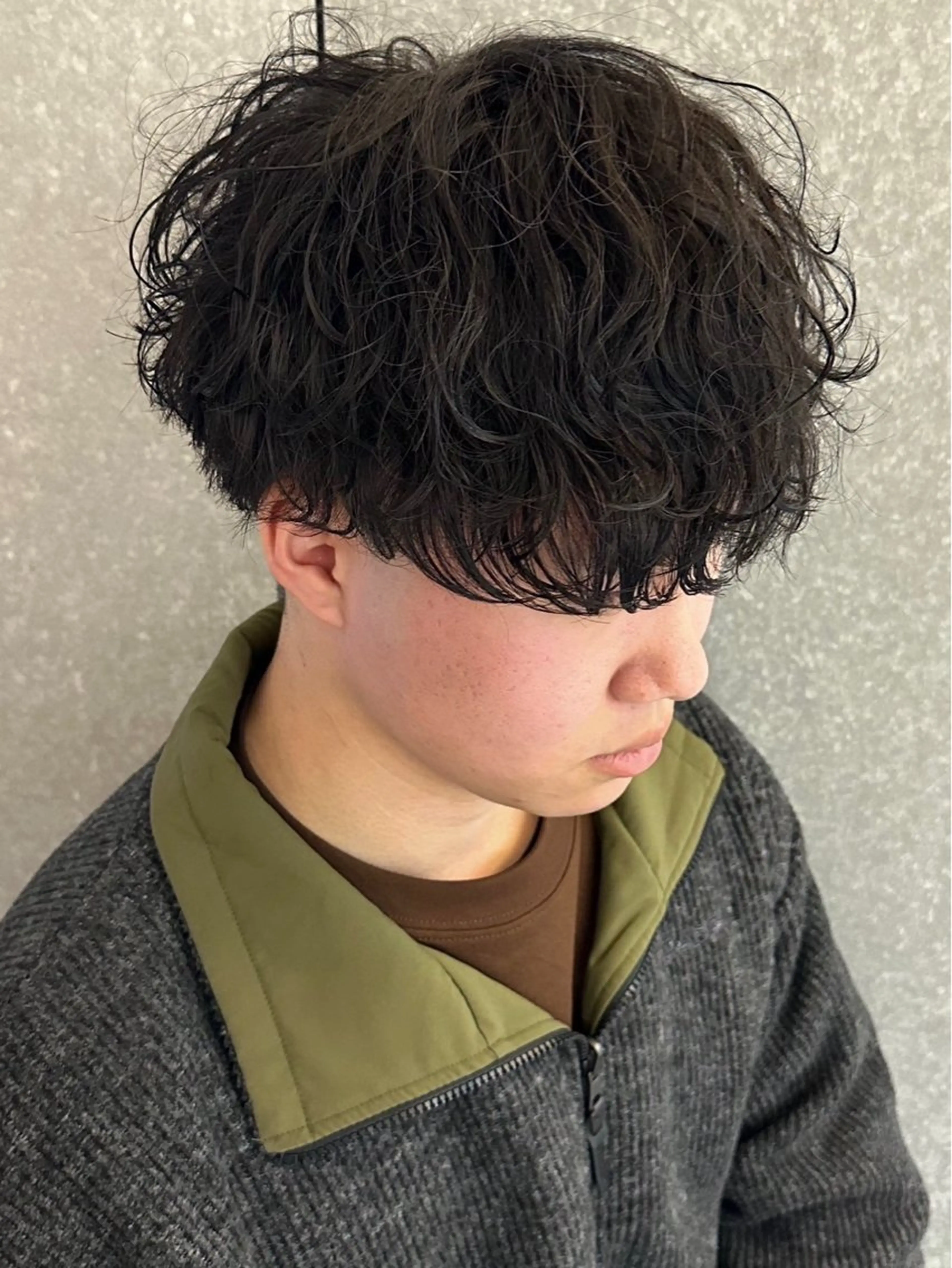 ショート パーマ メンズ マッシュ メンズパーマ 波巻きパーマ スパイラルパーマ 原口 颯太のヘアスタイル