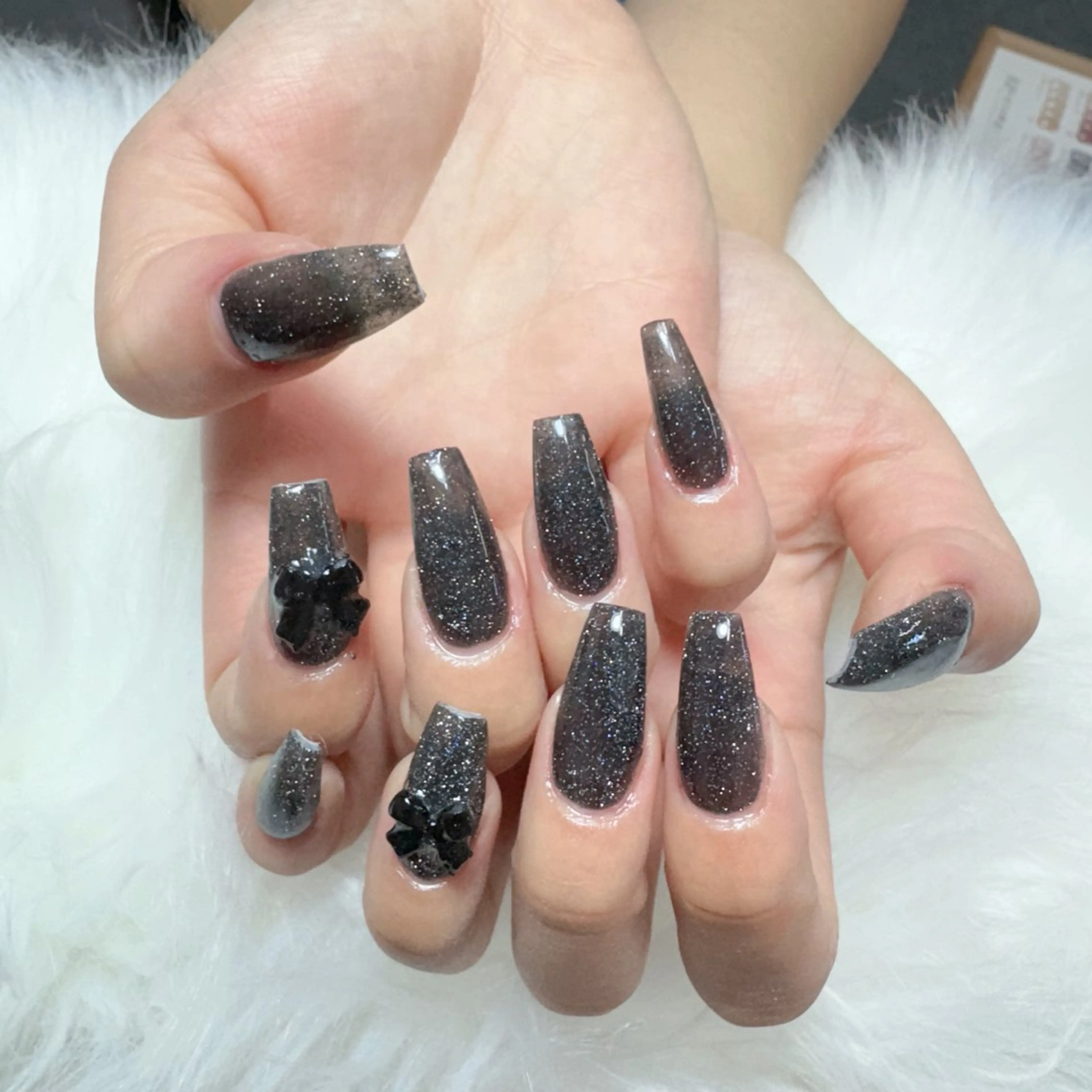 ネイル ハンドネイル 🦢Ella💌 長さだし専門店☁️のネイルデザイン