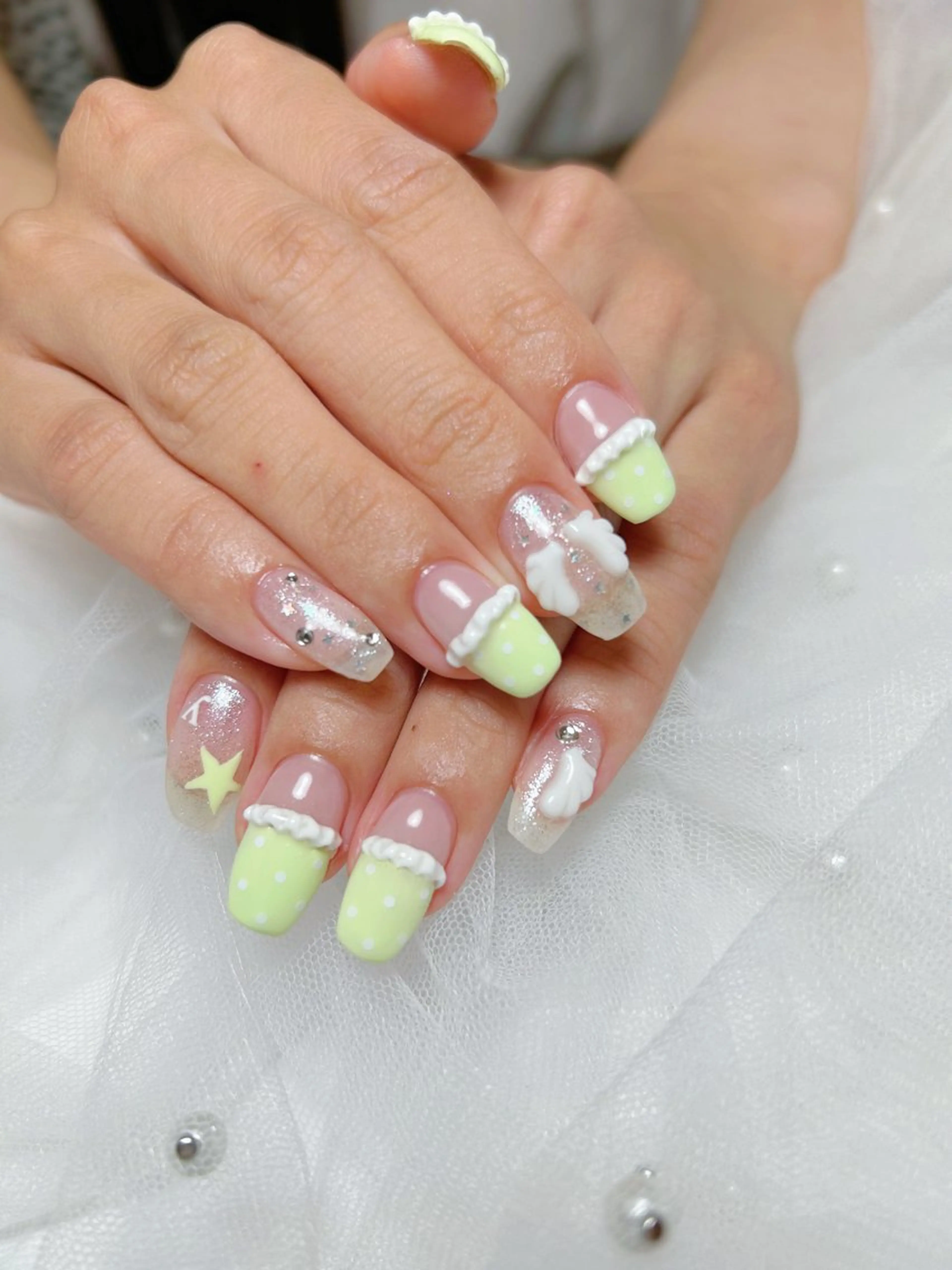 ネイル takara nail所属・takara射水高岡 マグネット韓国ポップのネイルデザイン