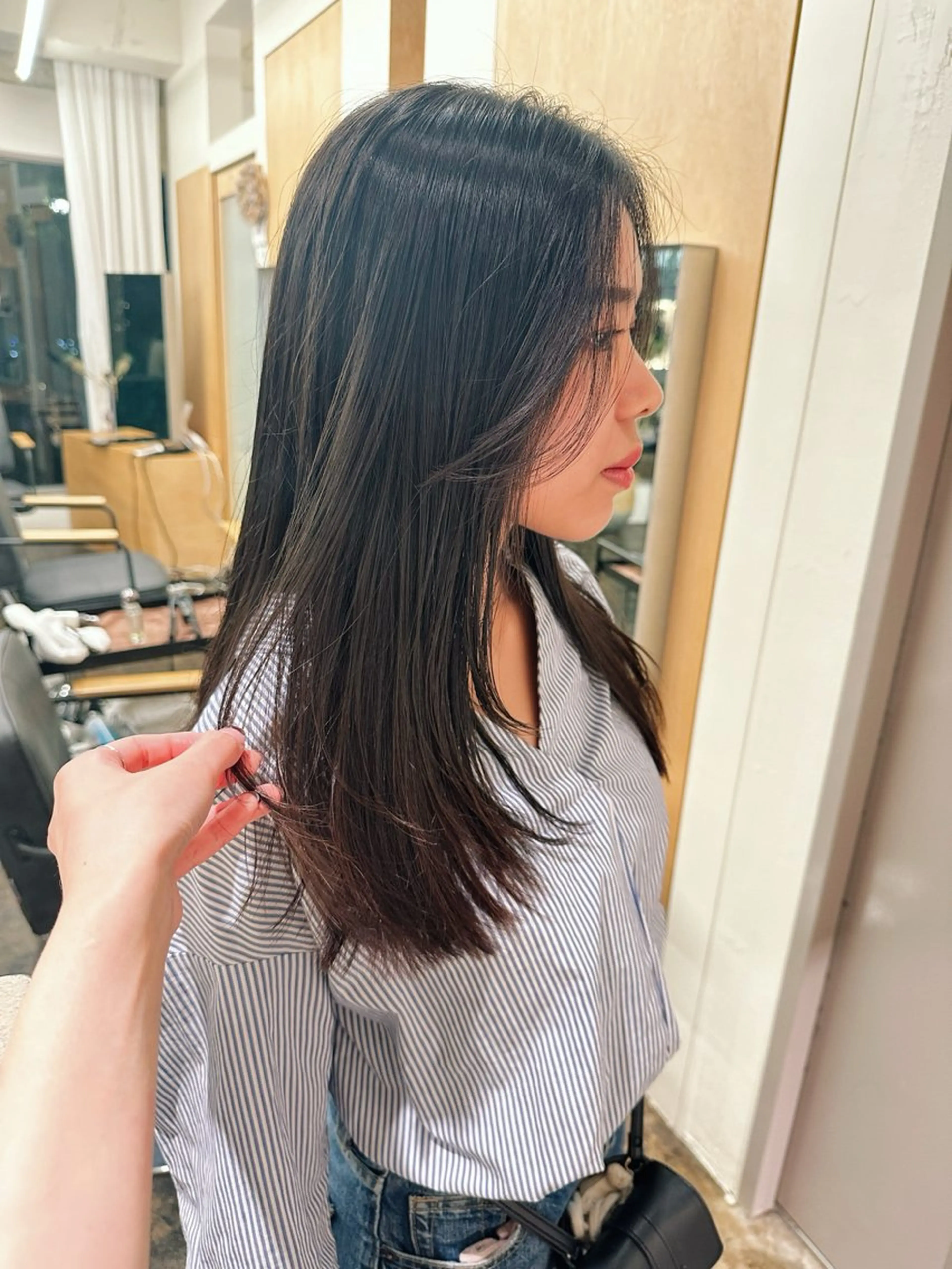 セミロング カラー グレージュ オリーブグレージュ オリーブグレー レイヤーカット カット ヘアカラー yupi🐈‍⬛ レイヤー/パーマのヘアスタイル