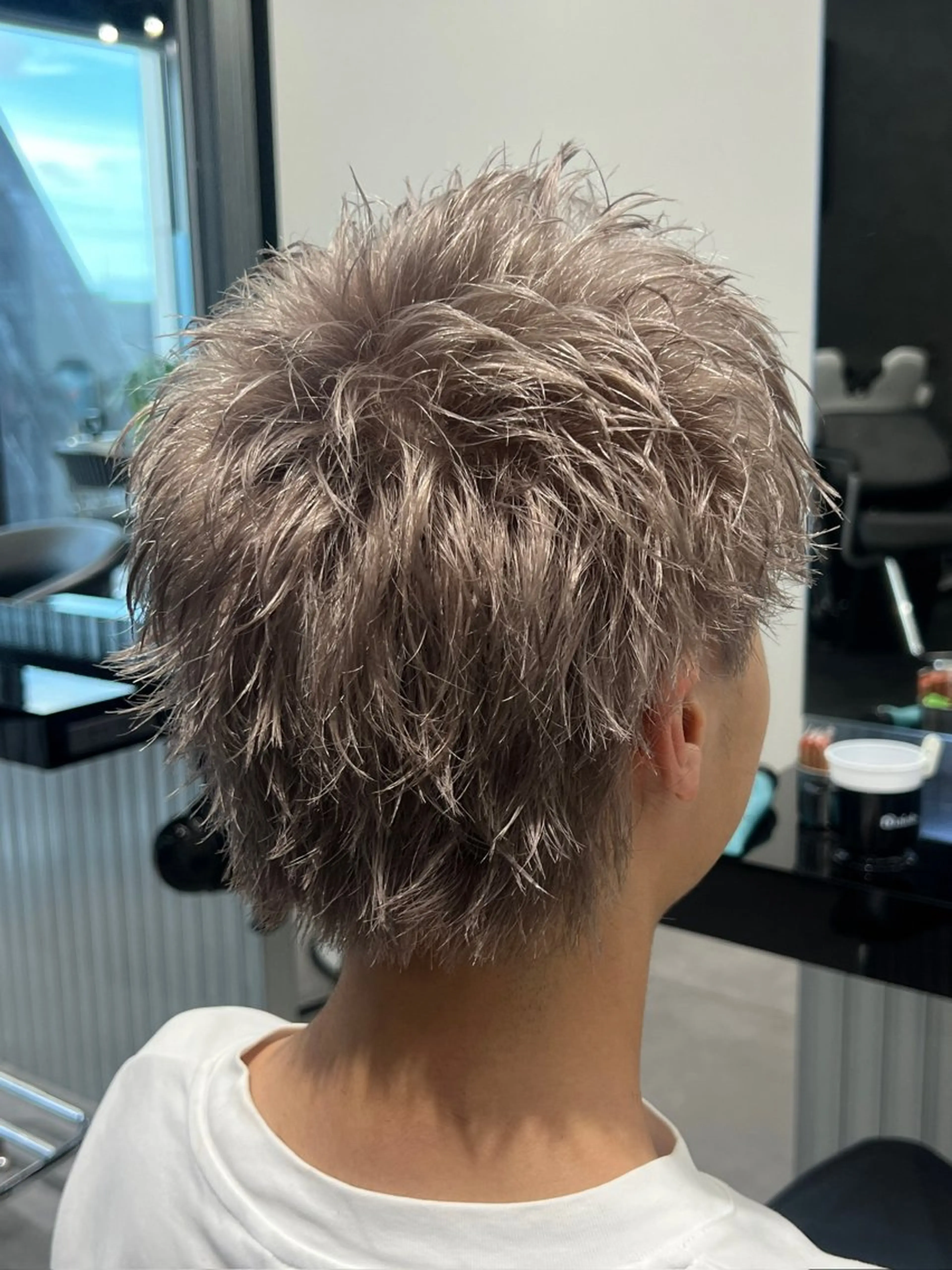 ショート カラー シルバー ショートヘア スパイキーショート 長谷野真吾のヘアスタイル