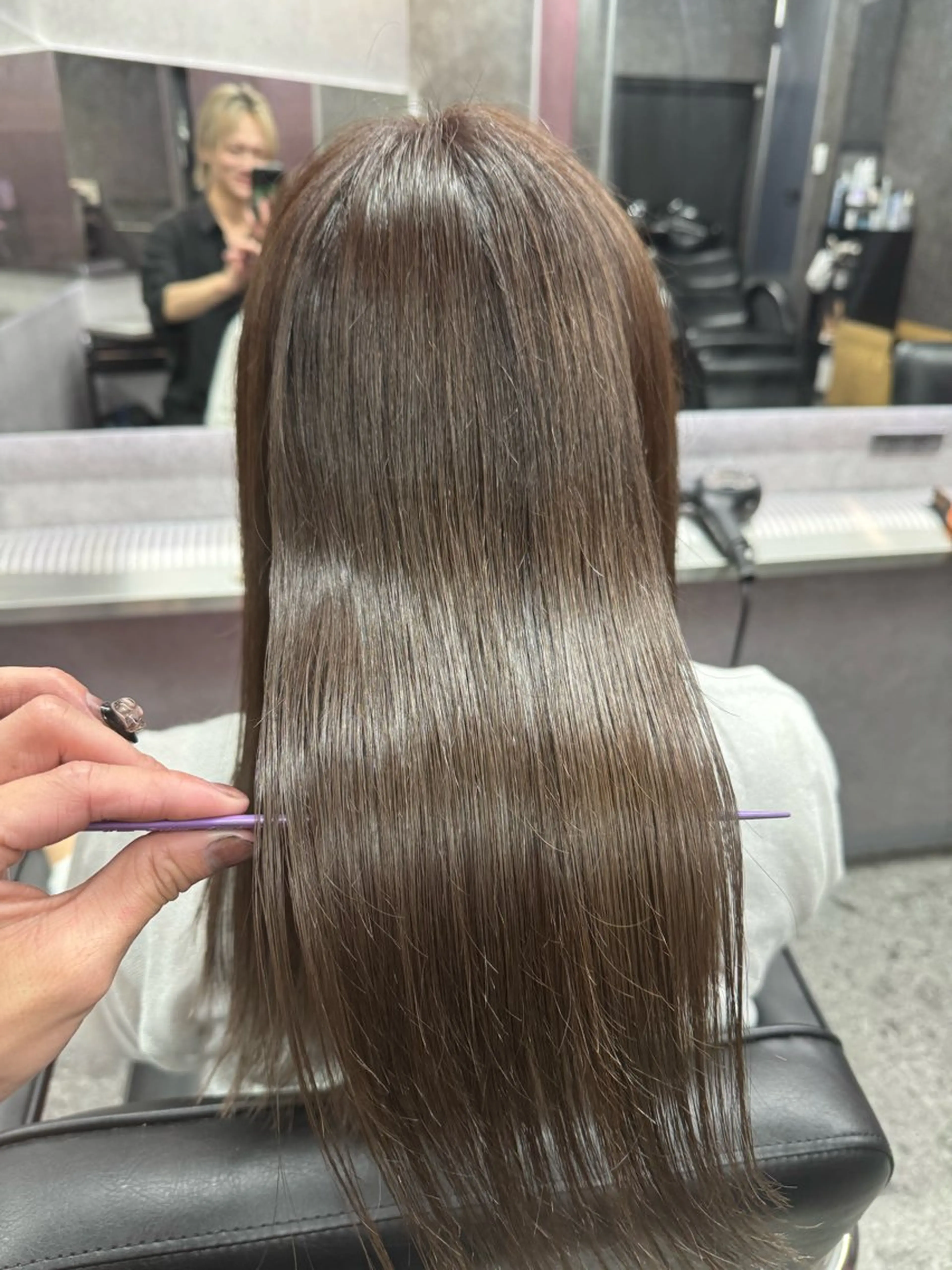 セミロング カット ヘアカラー トリートメント レイヤーカット 艶髪/西尾 幸樹のヘアスタイル