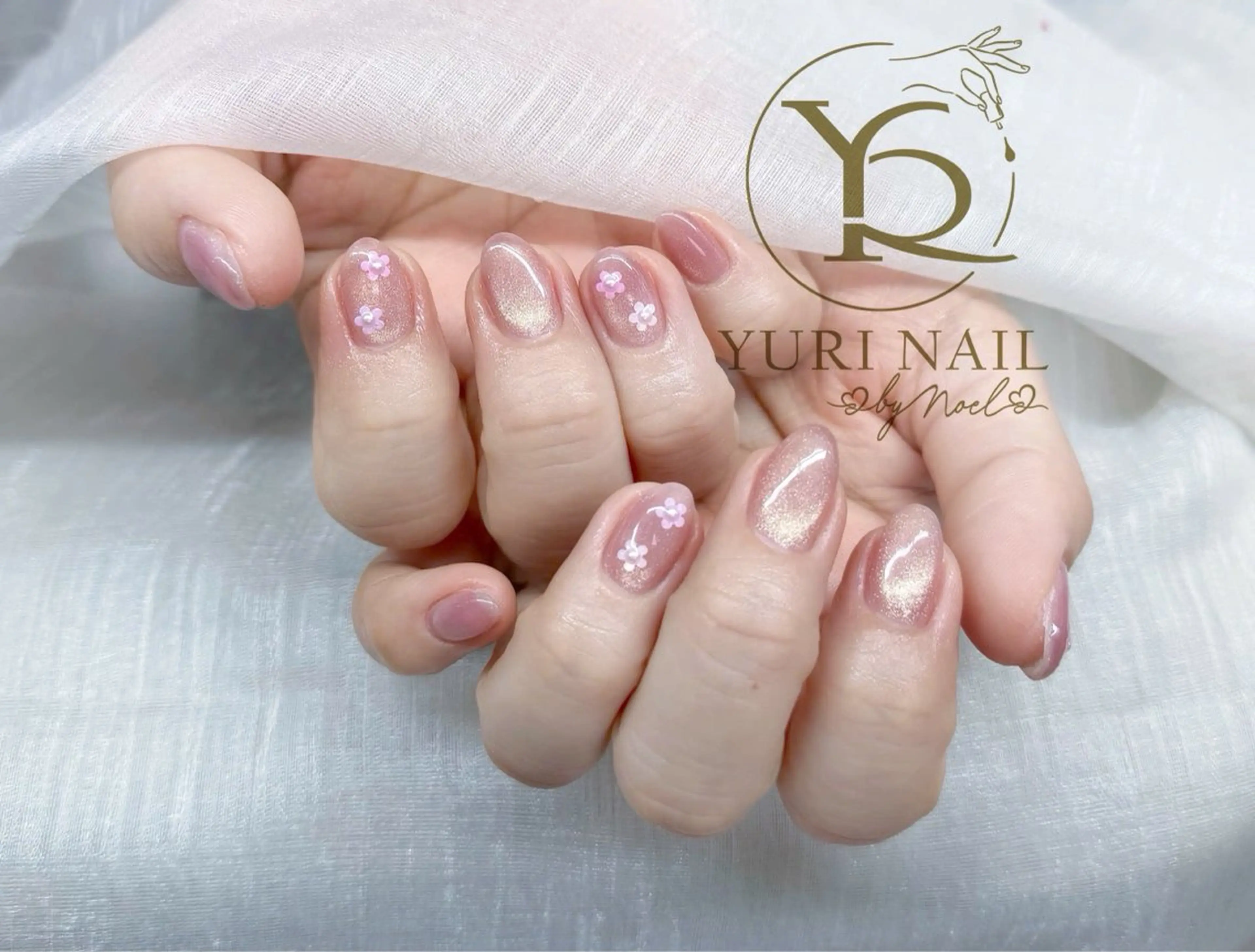 ネイル オーロラネイル ブルー チークネイル フレンチネイル キラキラネイル ハンドネイル フットネイル ハンドケア YURI Nail Funabashiのネイルデザイン