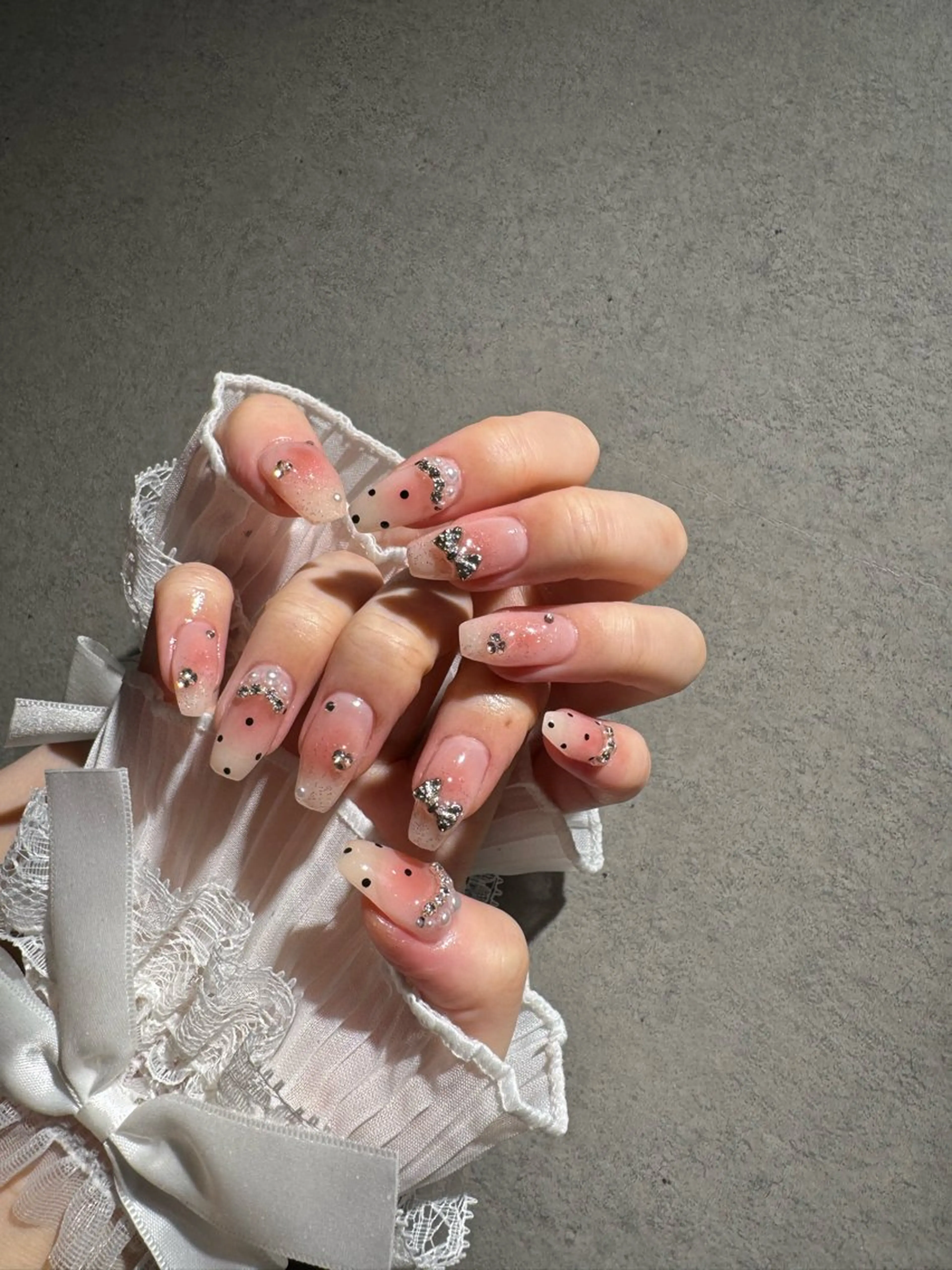 ネイル ハンドネイル I-nailロング /ワンホン/キラキラのネイルデザイン