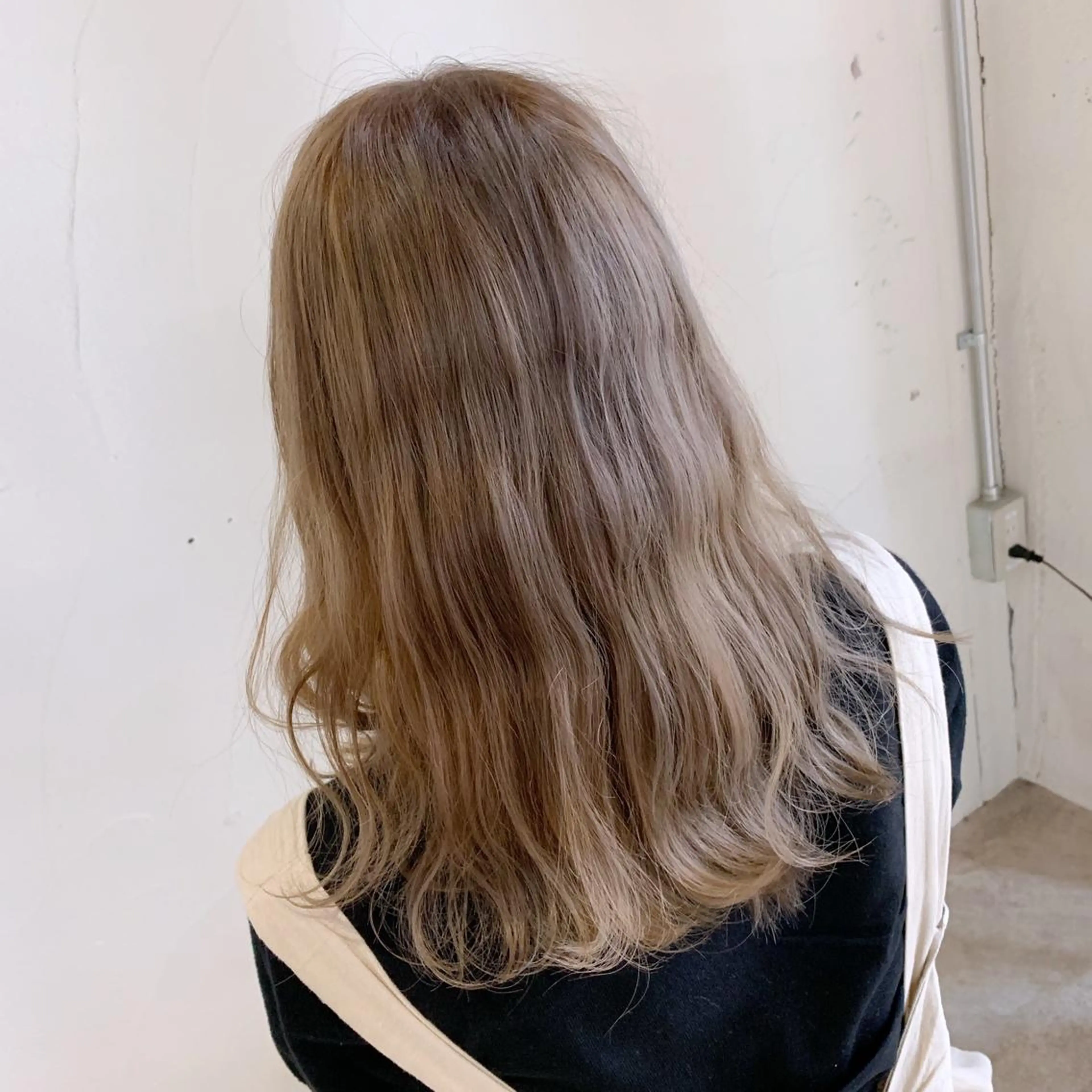 セミロング カラー ベージュカラー ブリーチ ミルクティーベージュ ヘアカラー トリートメント レイヤー/髪質改善✨ sumi（スミ）のヘアスタイル