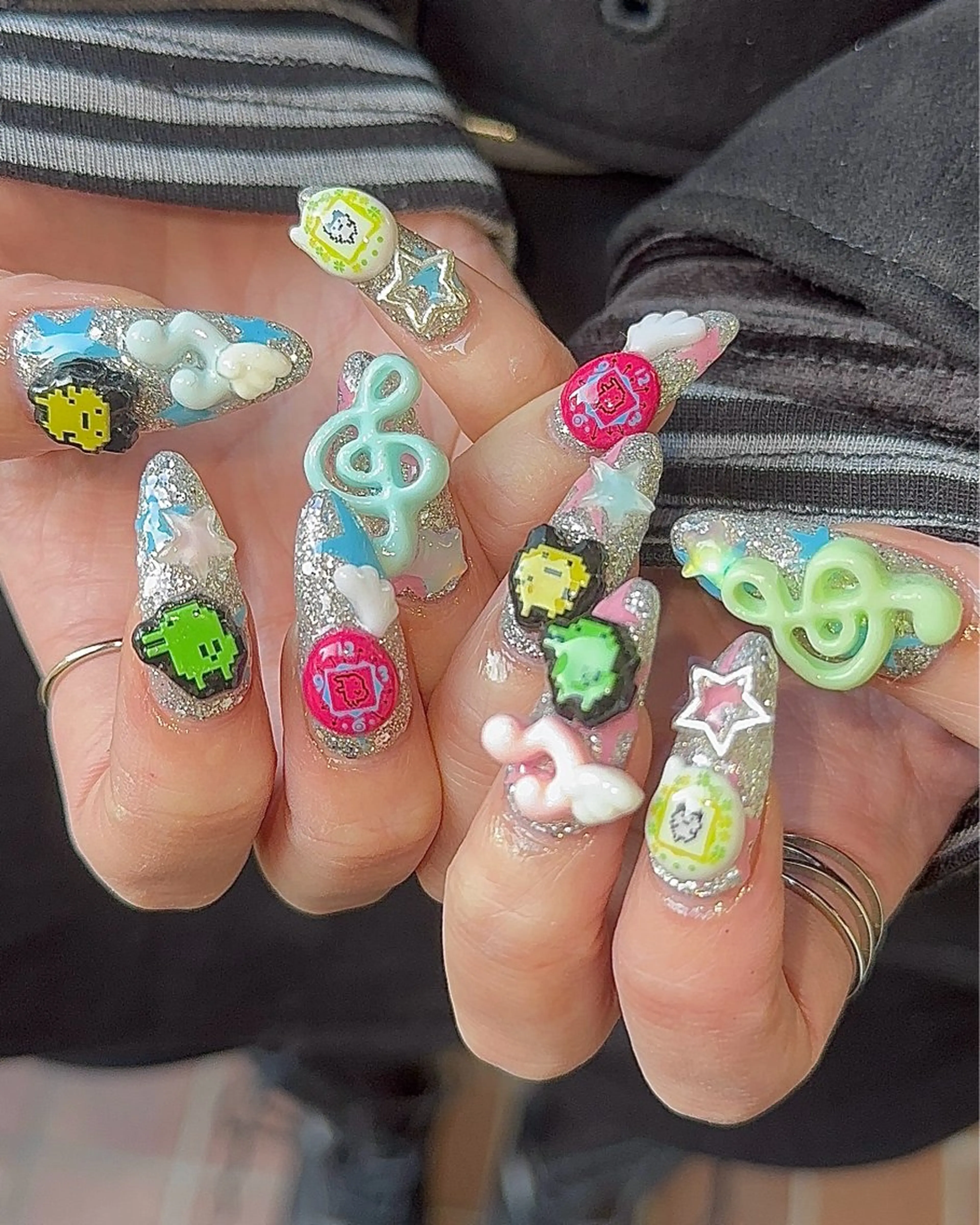 ネイル 持ち込み ハンドネイル 黒川 実祐のネイルデザイン