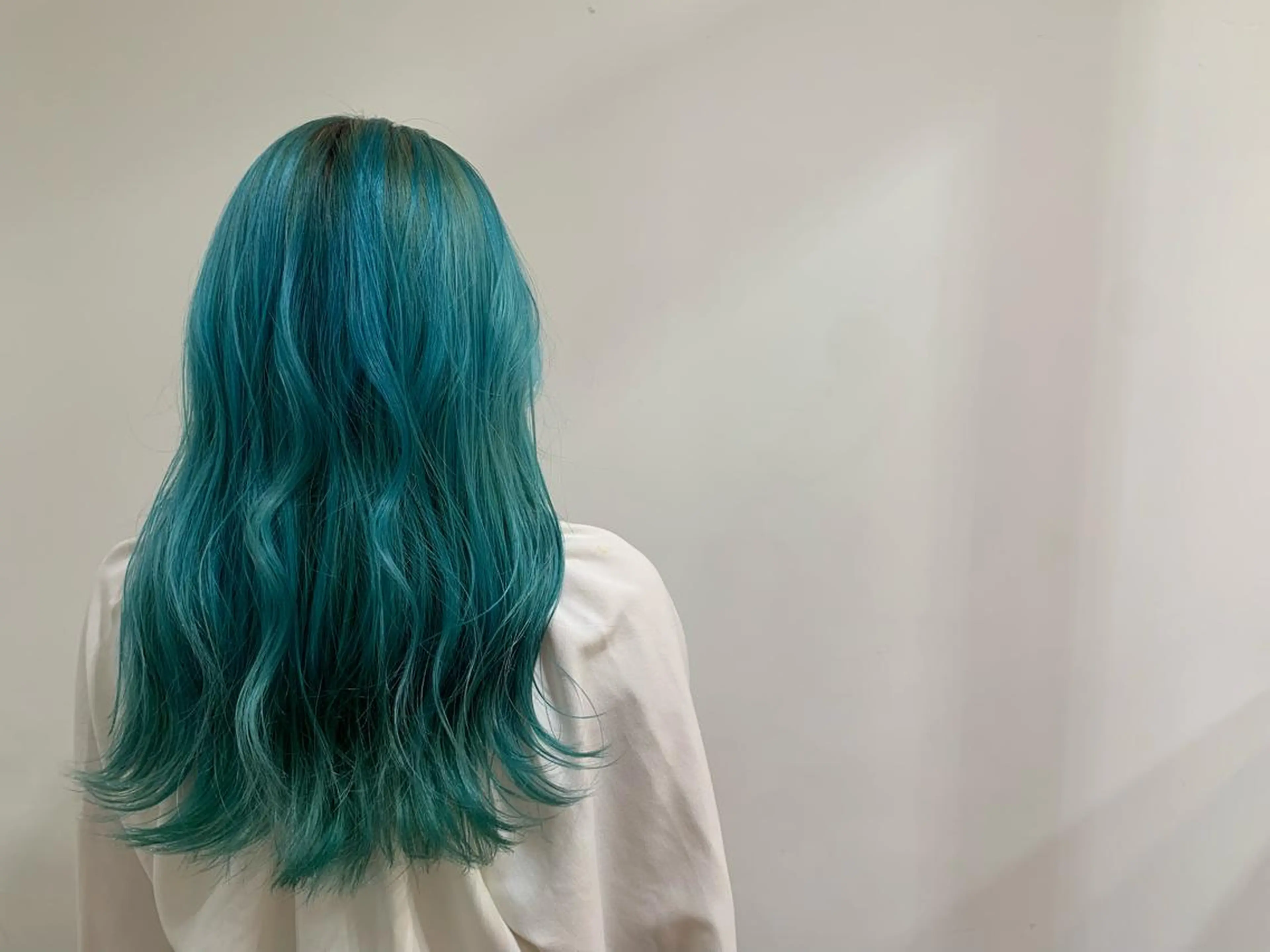 ロング カラー ブルーカラー ヘアカラー あべ ゆうかのヘアスタイル