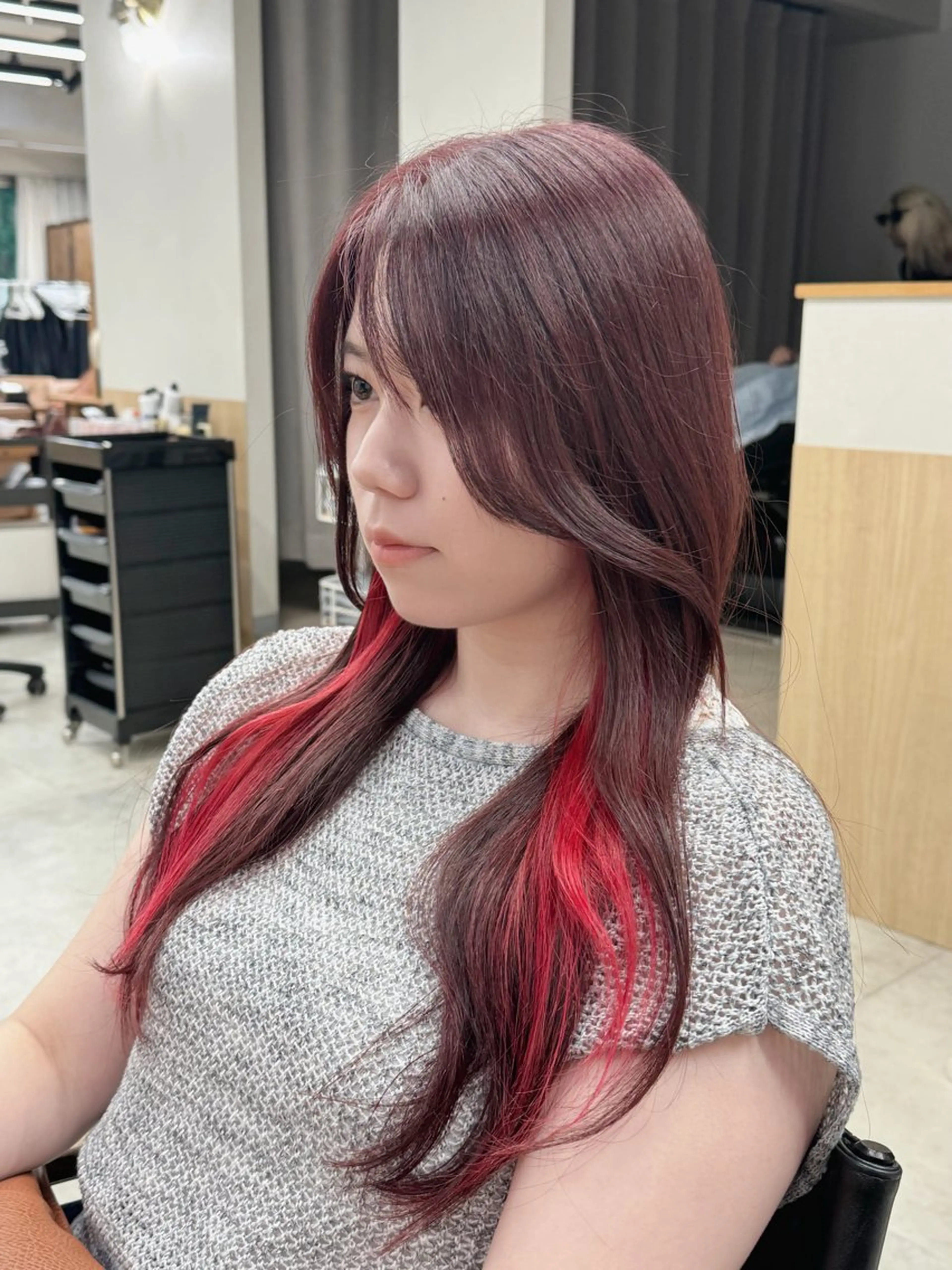 ロング カラー ブリーチ インナーカラー レッドカラー レイヤーカット ヘアカラー トリートメント 縮毛矯正/艶カラー /髪質改善/せいぎのヘアスタイル