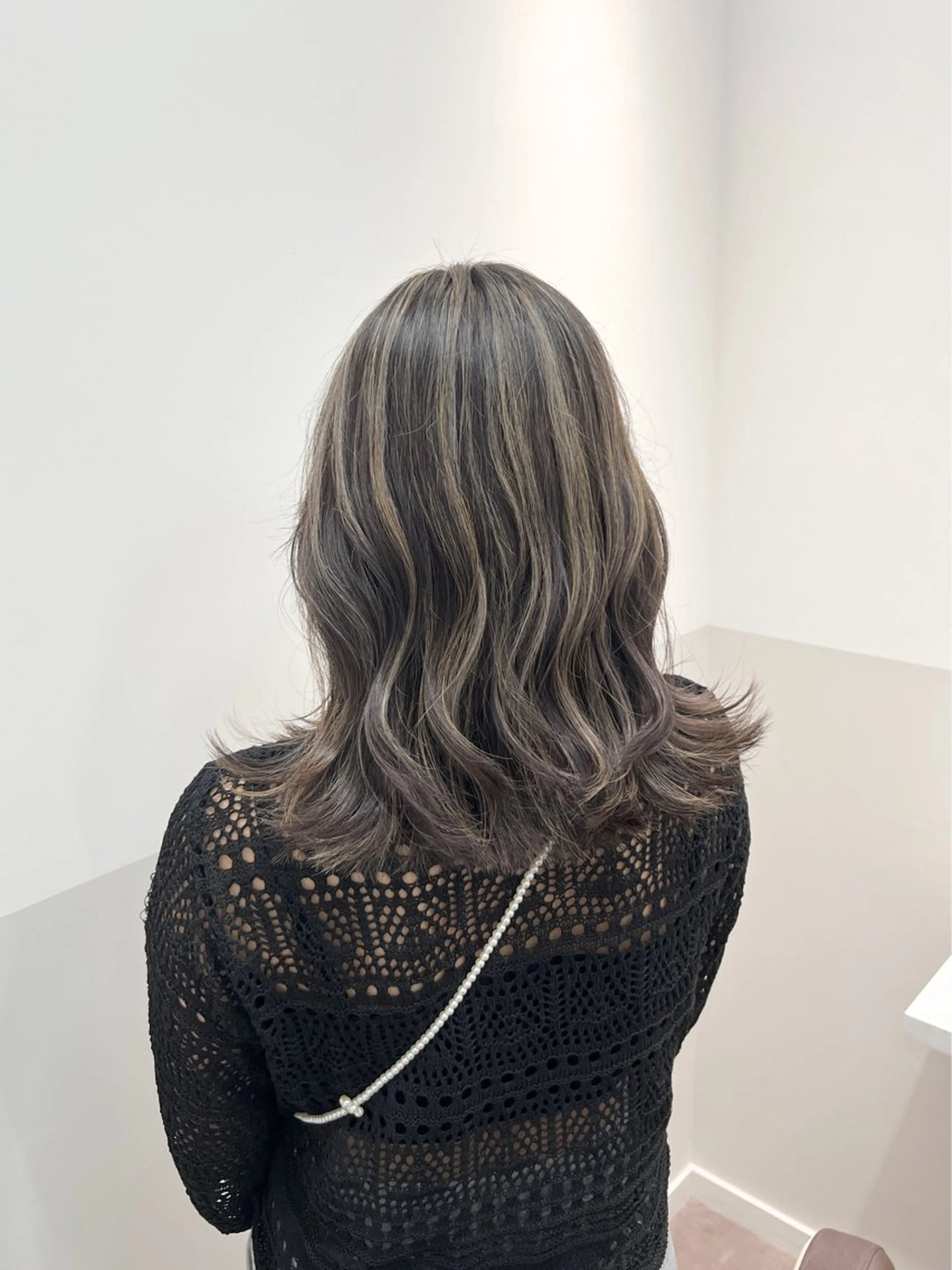 ミディアム カラー ヘアアレンジ グレージュ ハイライトカラー ハイライト トリートメント カット ヘアカラー 似合わせレイヤー/ 美髪縮毛矯正/ミナエのヘアスタイル