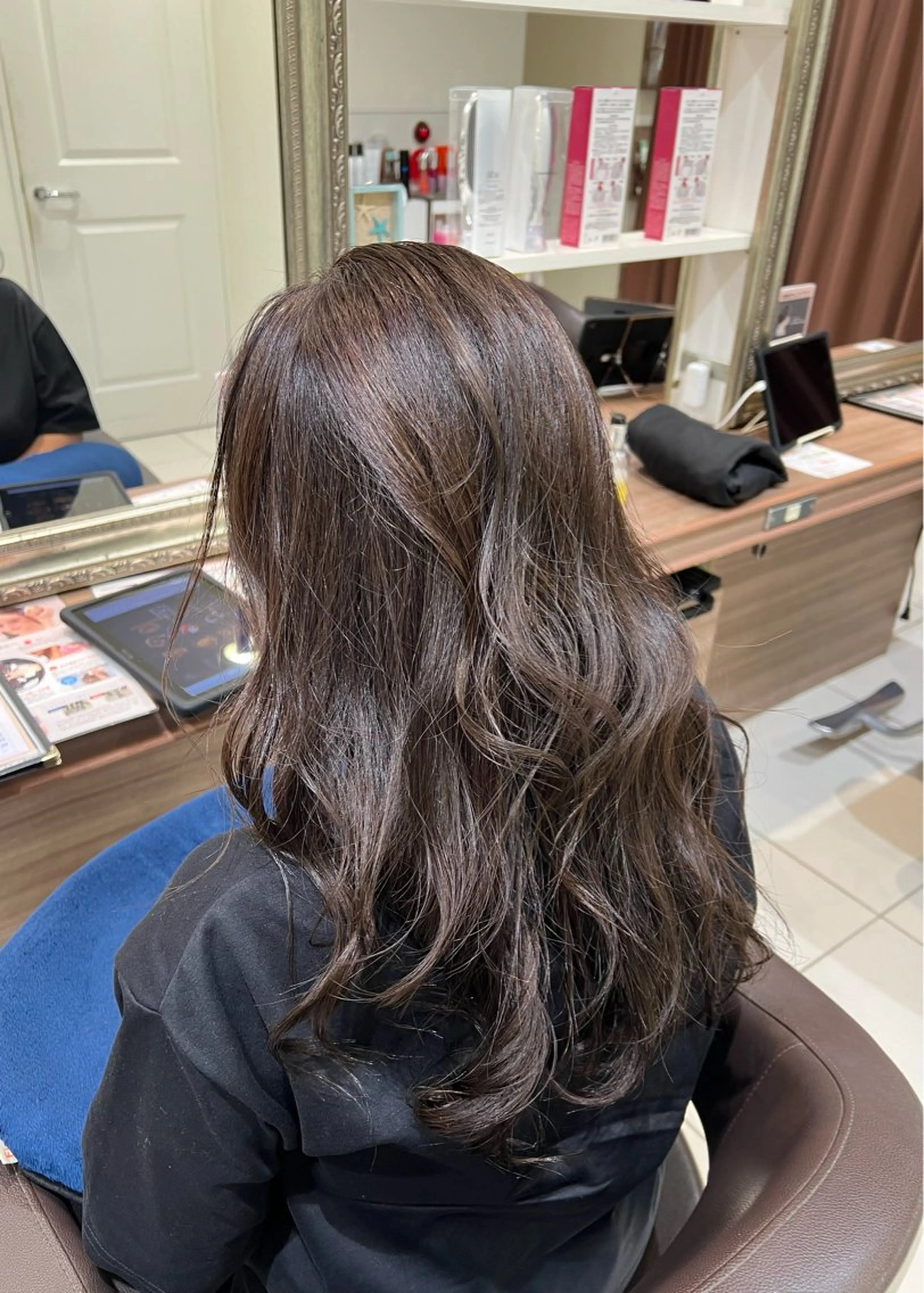 カラー ヘアカラー 阪本 紀乃のヘアスタイル