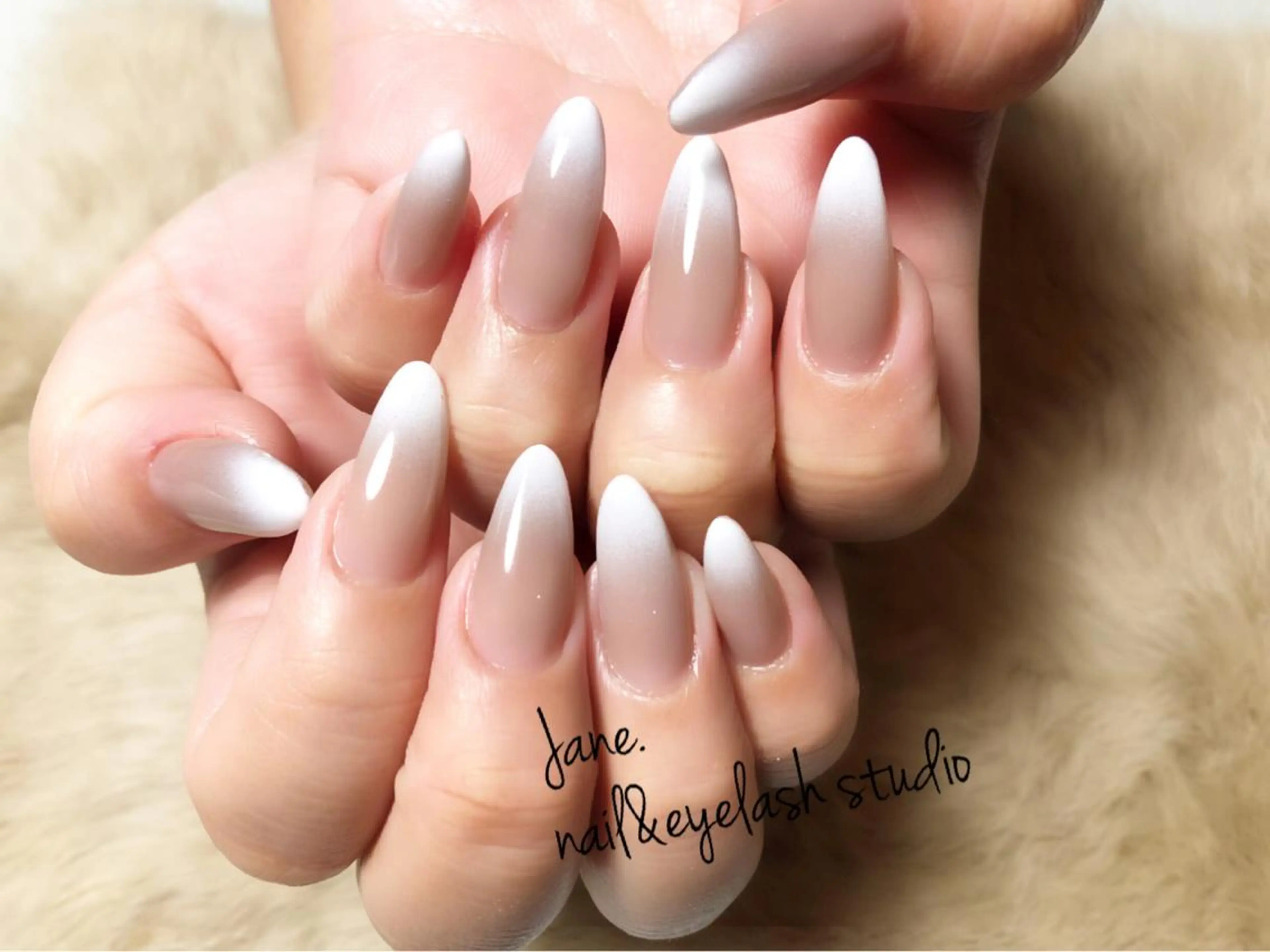 ネイル Yakko pas á pasのネイルデザイン