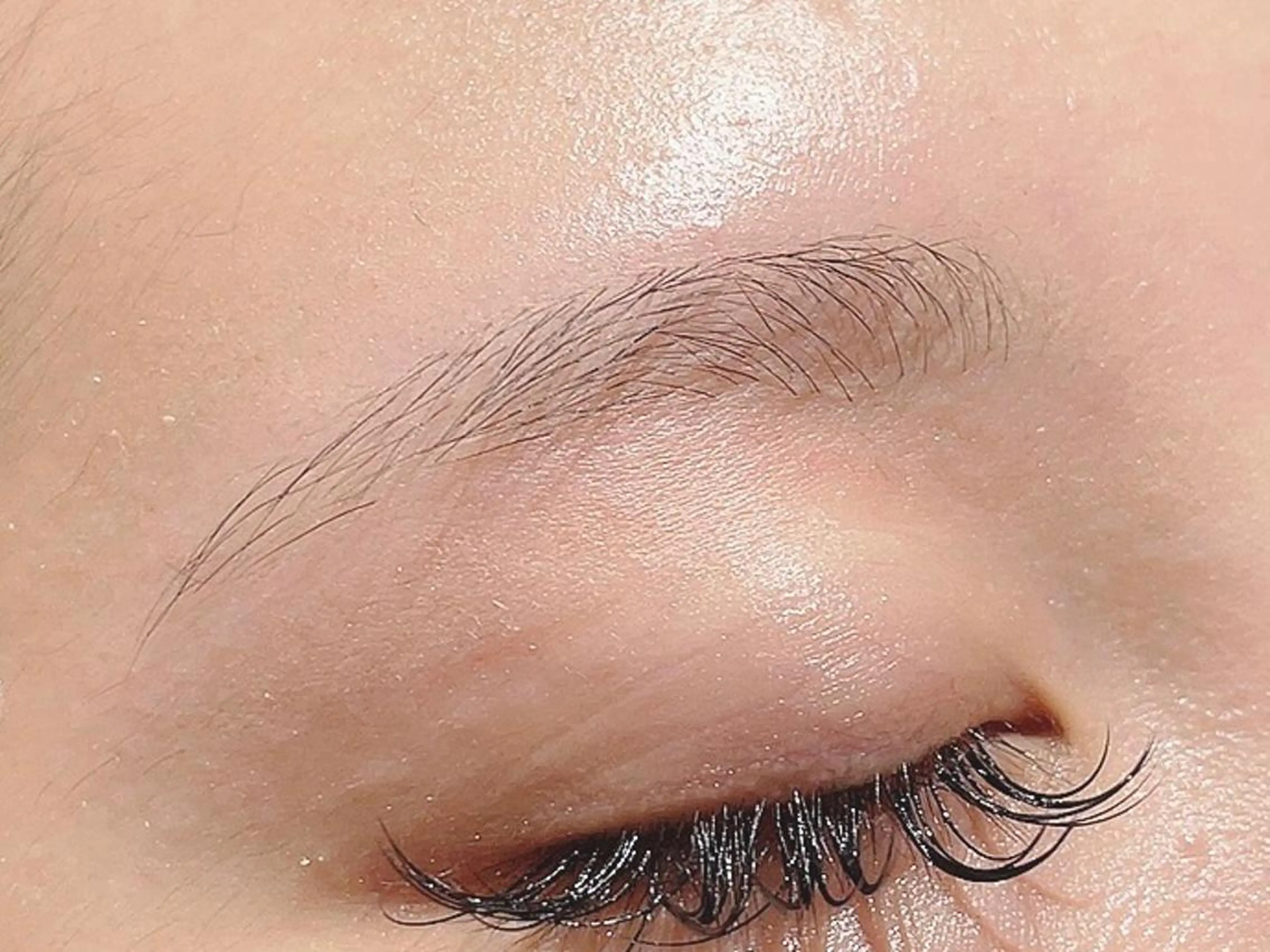 アイブロウ ワックス脱毛 眉カット 久保 純那の眉毛・アイブロウイメージ