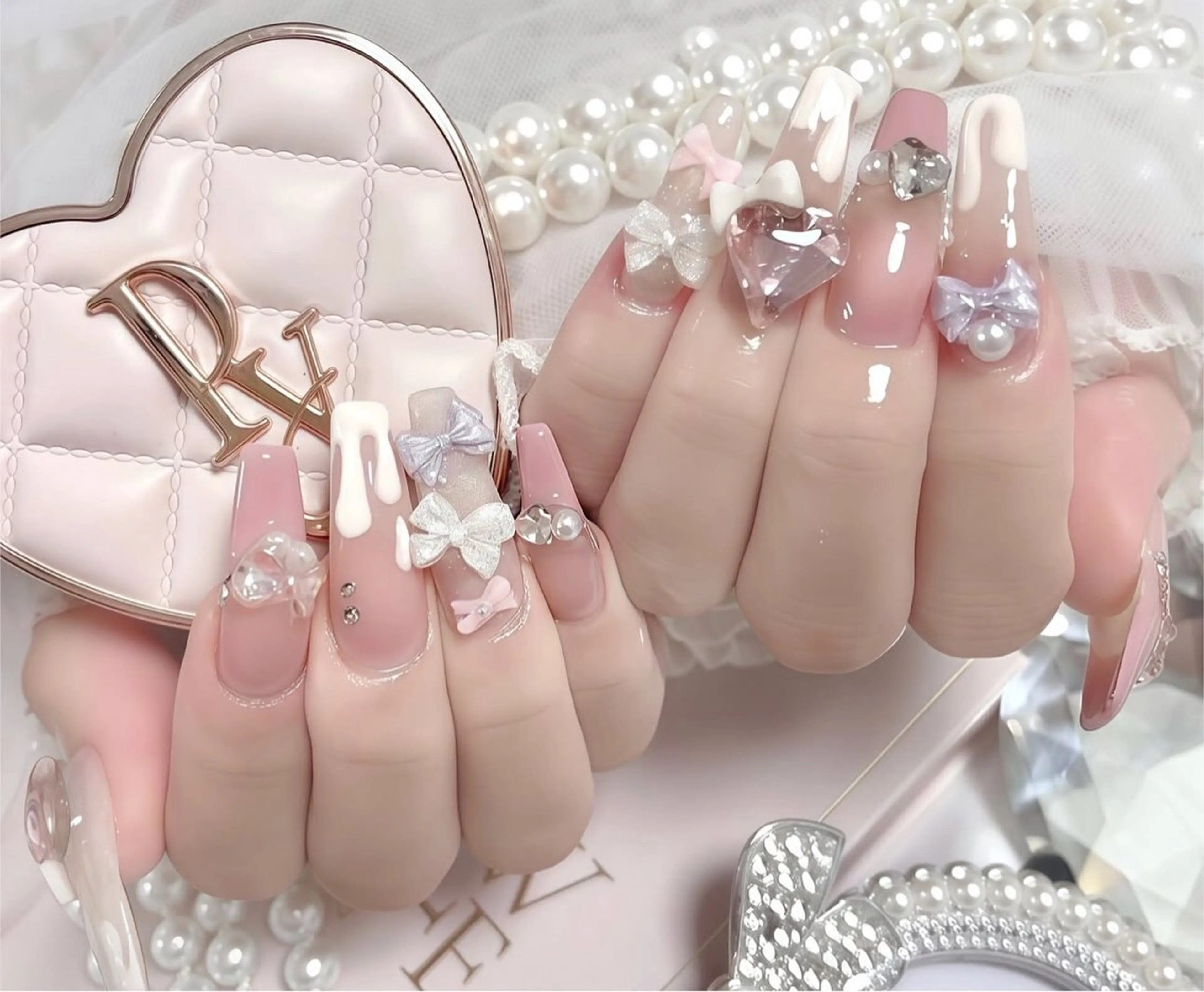 ネイル フレンチネイル ジェルネイル ハロウィン キラキラネイル 韓国ネイル ハンドネイル H.baby Nail Salonのネイルデザイン