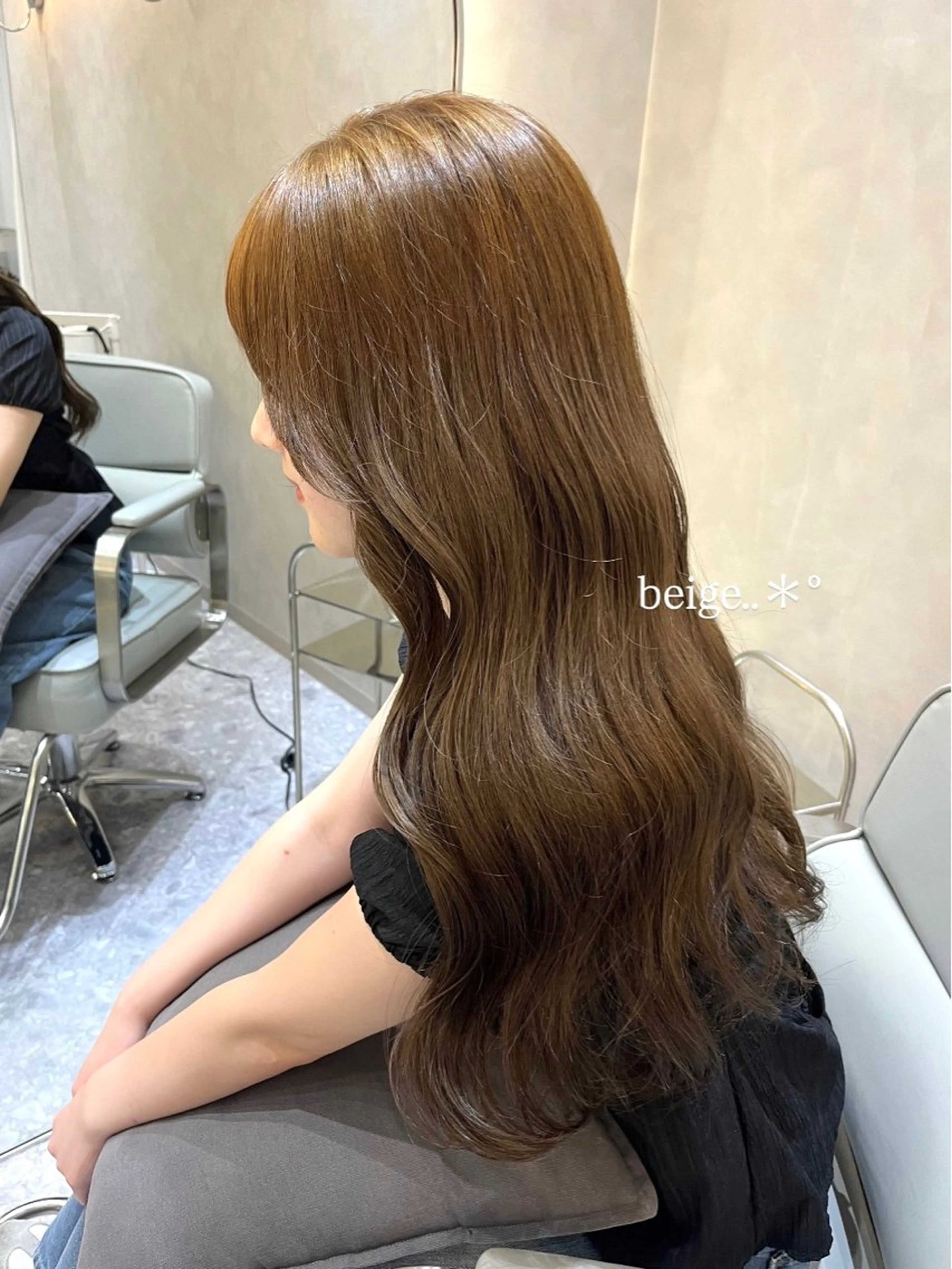 ロング カラー ベージュカラー ブリーチ 透明感カラー ブリーチなしカラー カット ヘアカラー トリートメント このか🕊️ベージュ /グレージュ/カットのヘアスタイル