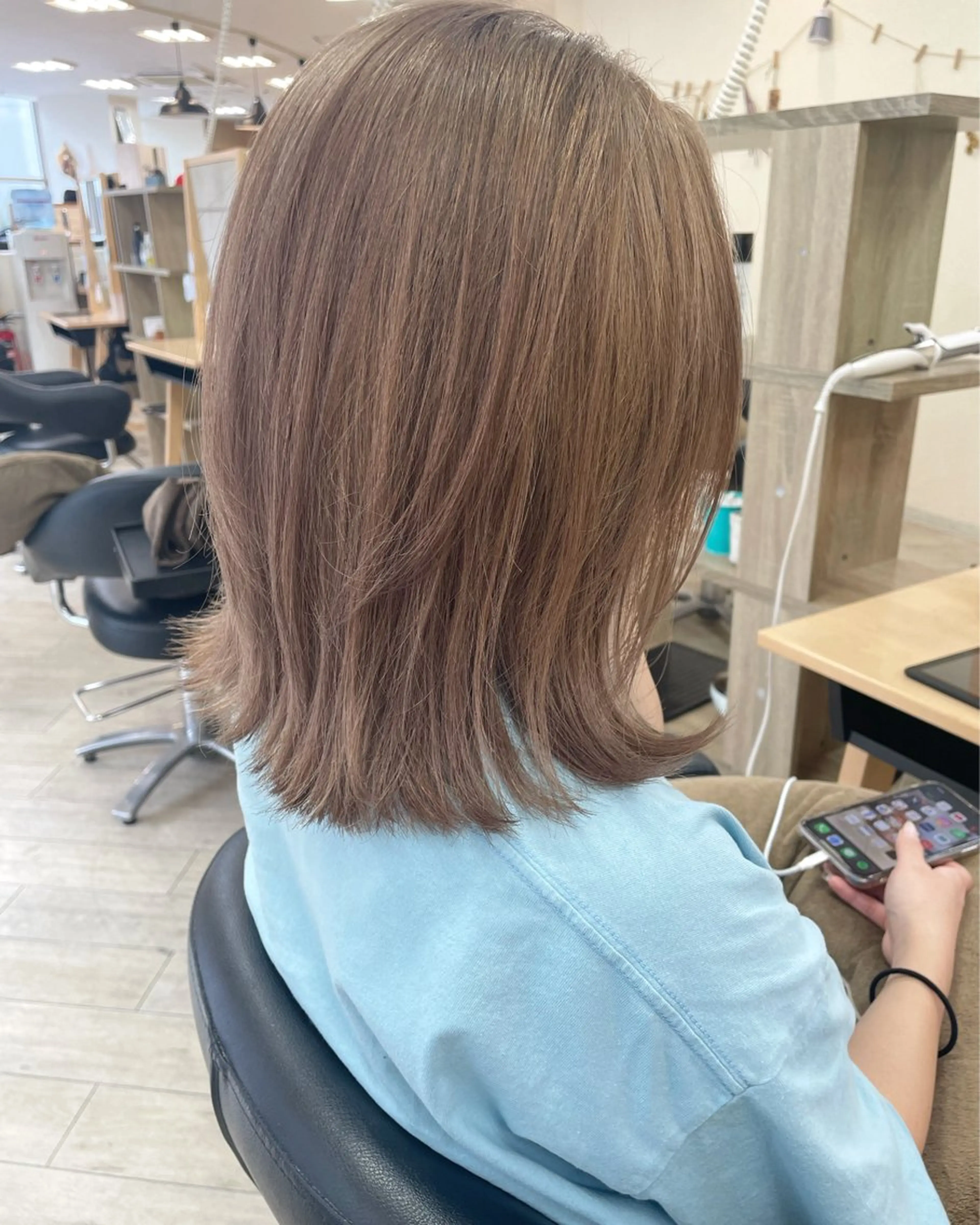 ミディアム カラー 立川 奈那子のヘアスタイル