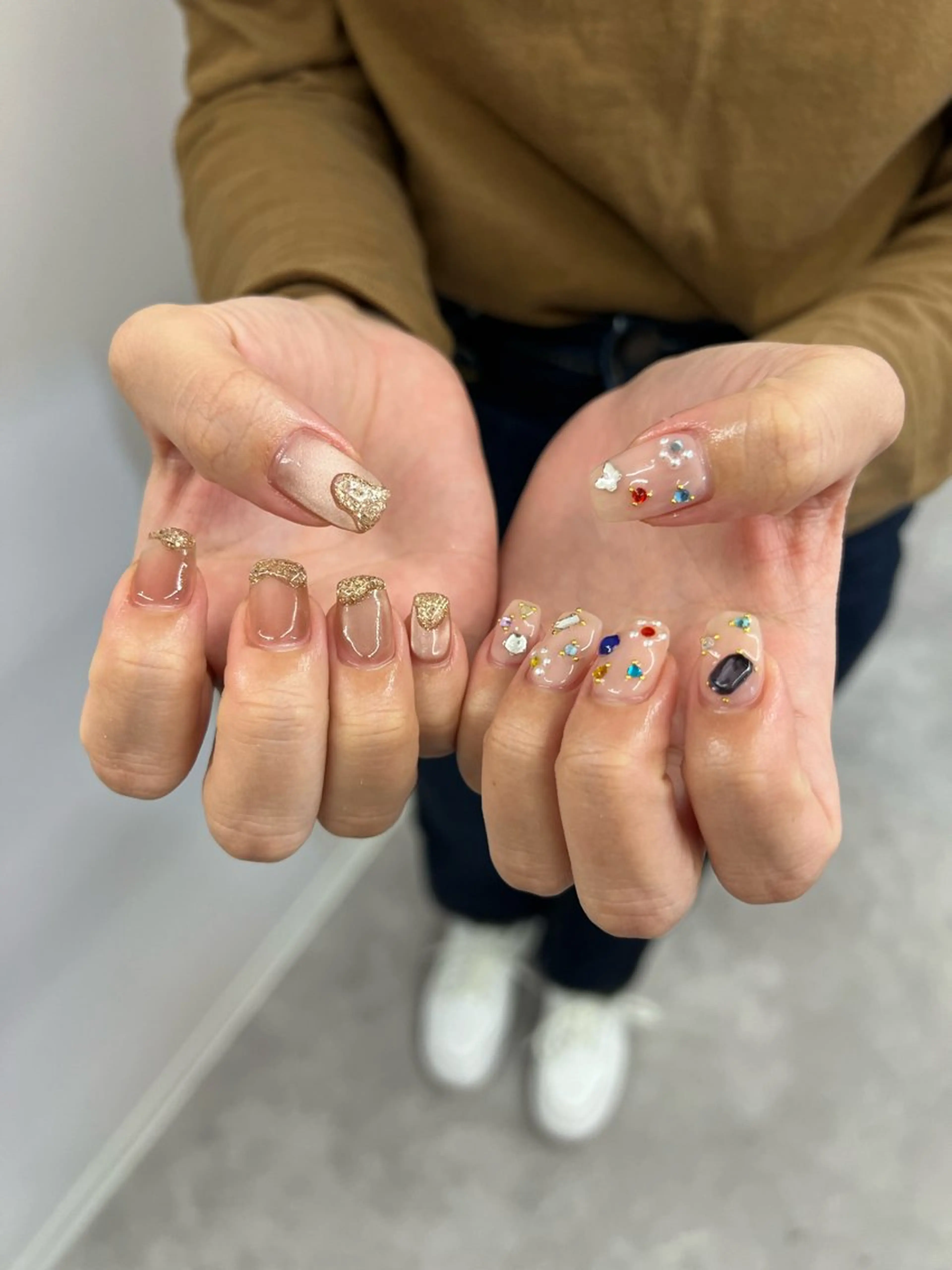 ネイル ジェルネイル ゴールド 韓国ネイル マグネットネイル ニュアンスネイル ハンドネイル ハンドケア Bana_ Nailのネイルデザイン