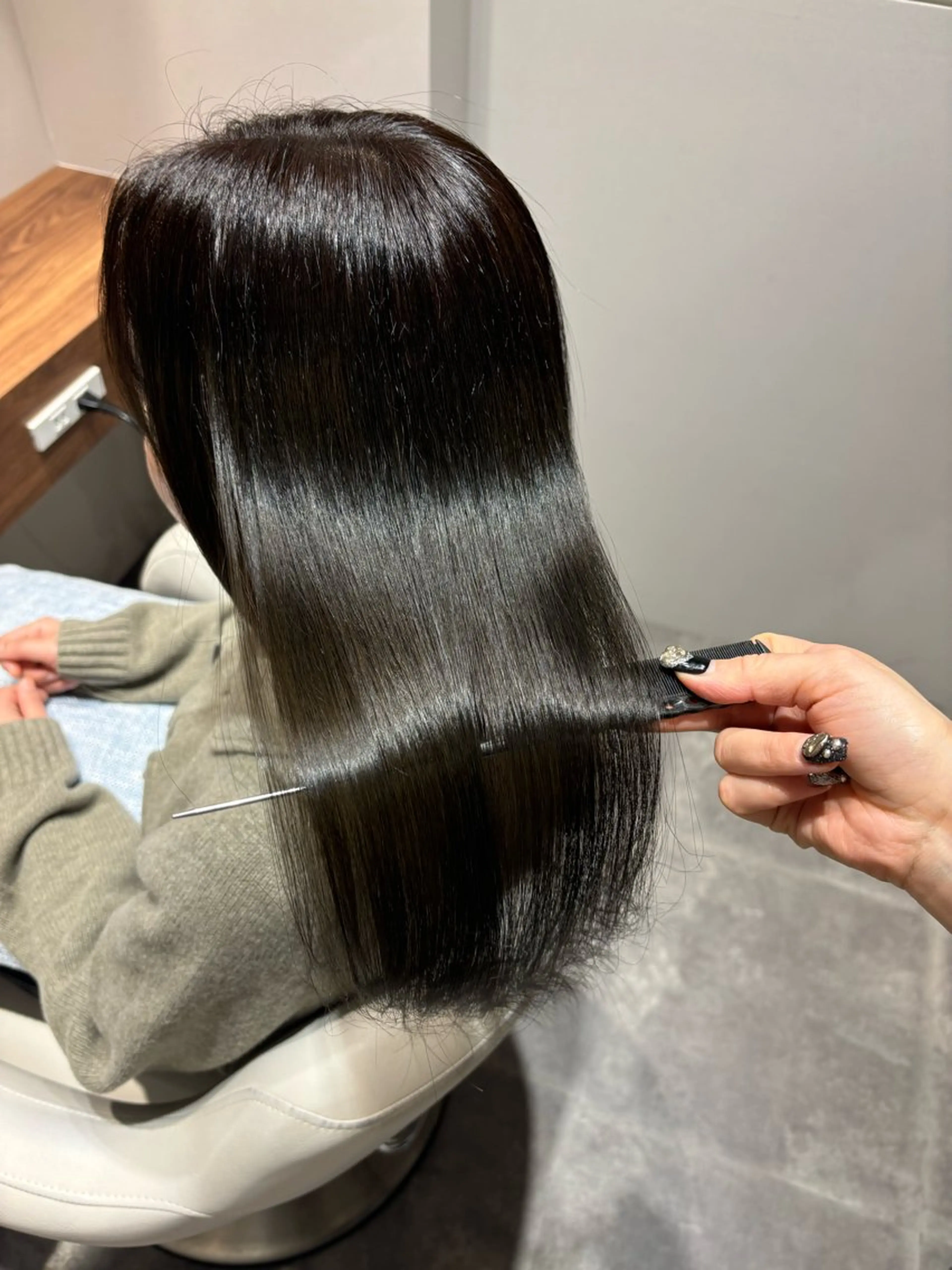 セミロング カット ヘアカラー トリートメント 美髪ヘア 🤍erikaのヘアスタイル