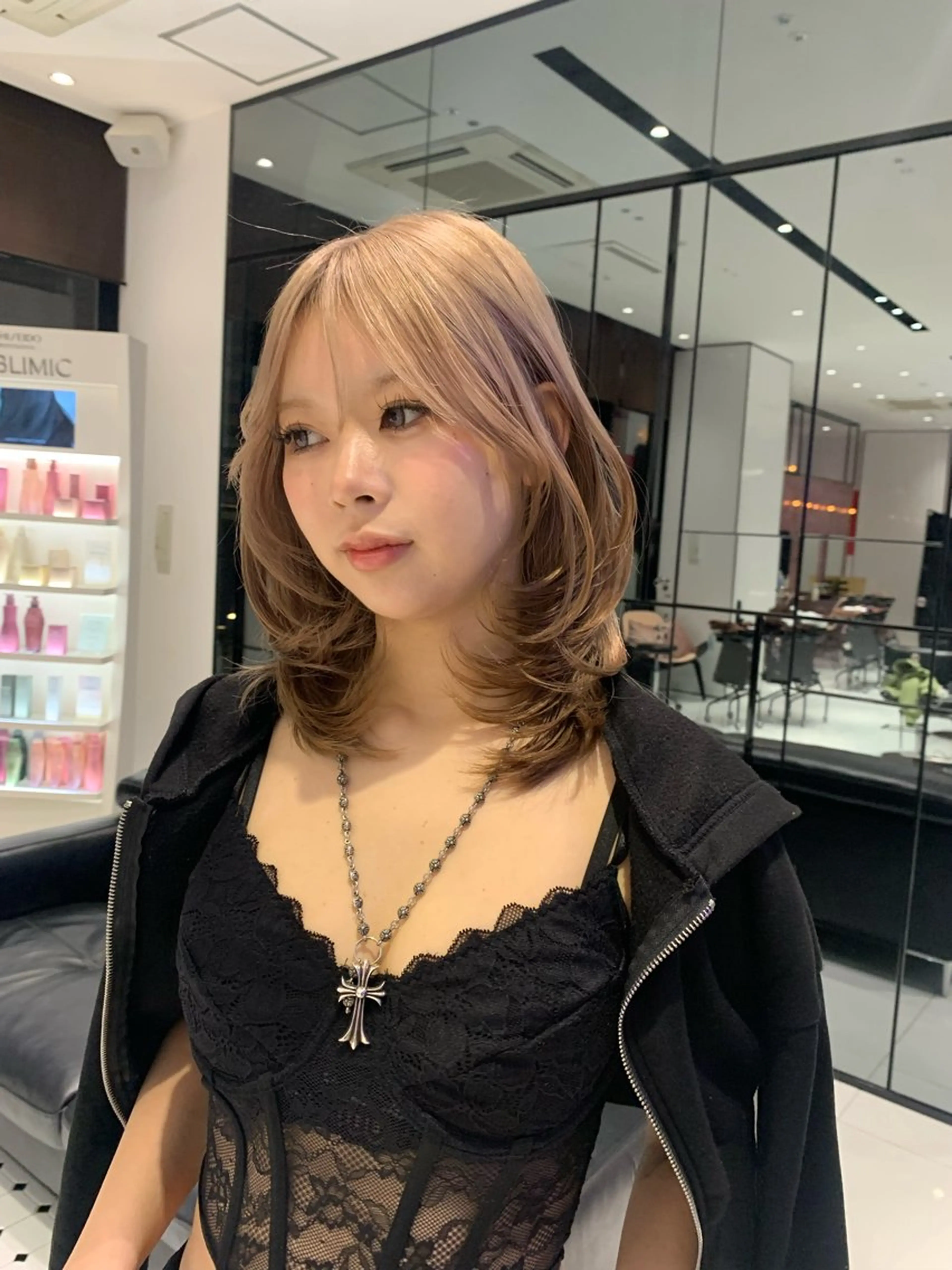 ミディアム ミディアムレイヤー レイヤーカット カット keen吉祥寺所属・keen吉祥寺🐆 レイヤー/NAO🩶のヘアスタイル