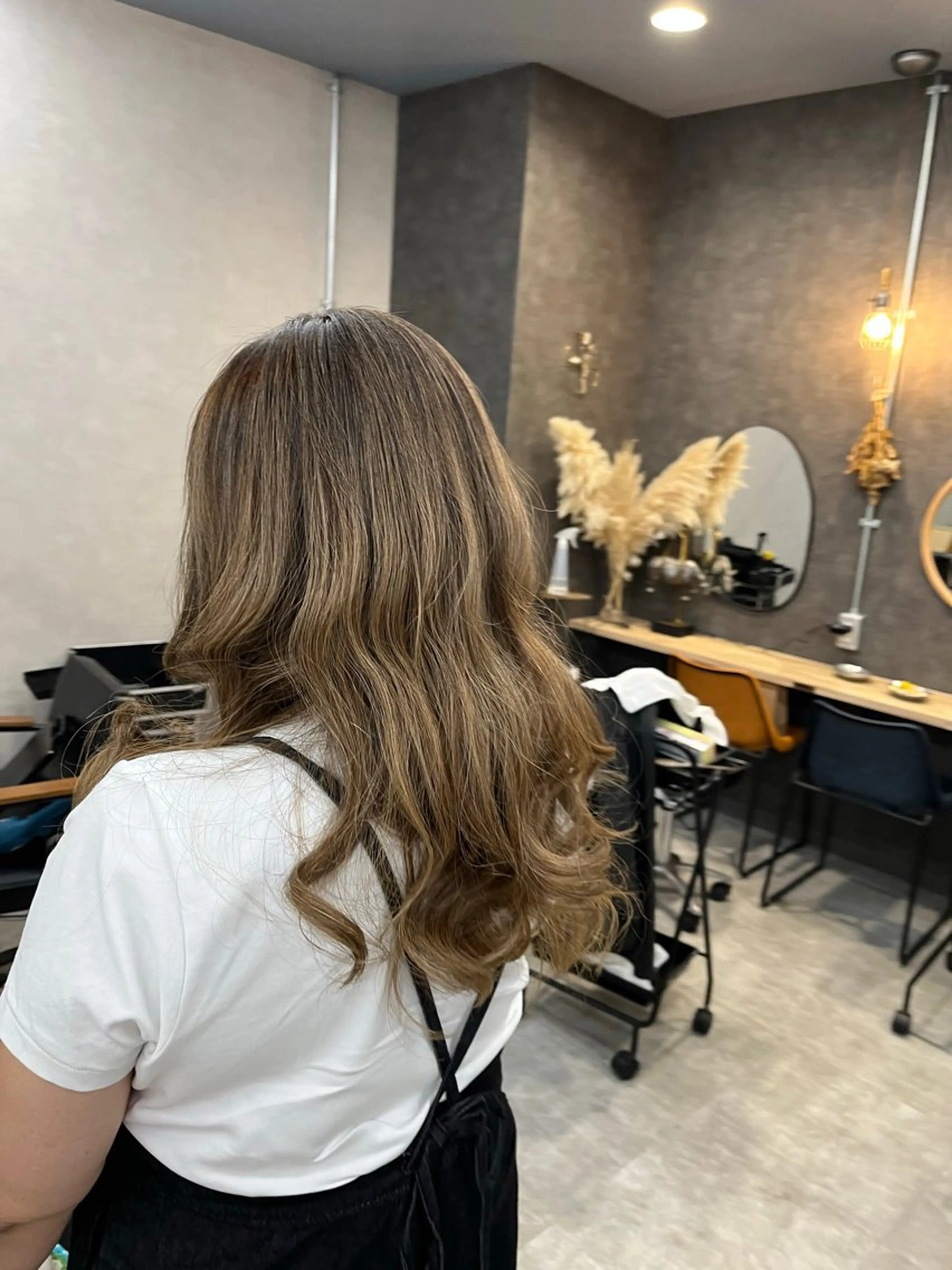 ロング カラー ブロンド グラデーションカラー ハイライトカラー ハイライト 大人女子&髪改善専門 Nobuフリーランスのヘアスタイル