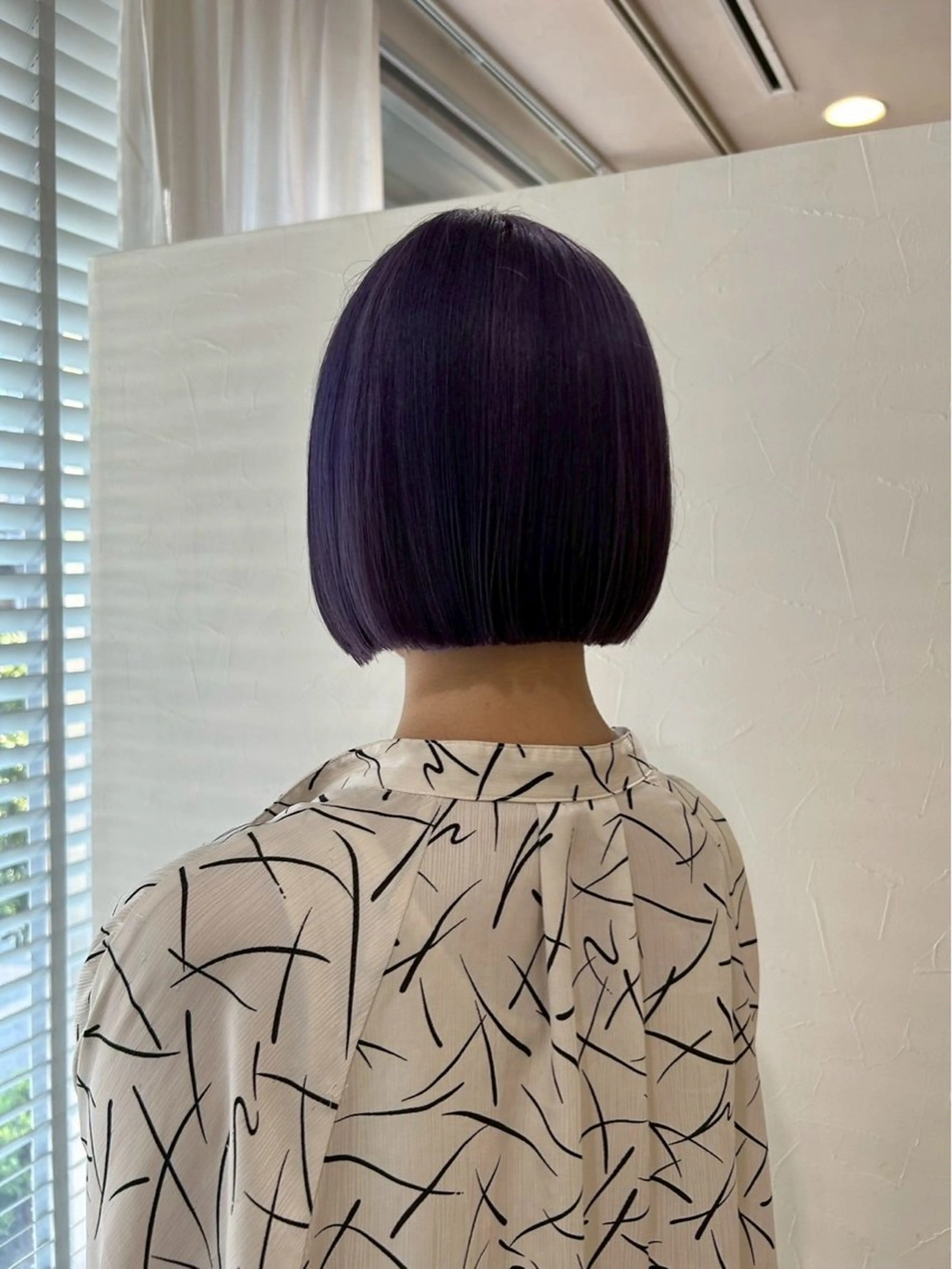 ショート カラー 池田凛/ ハイトーンカラーのヘアスタイル