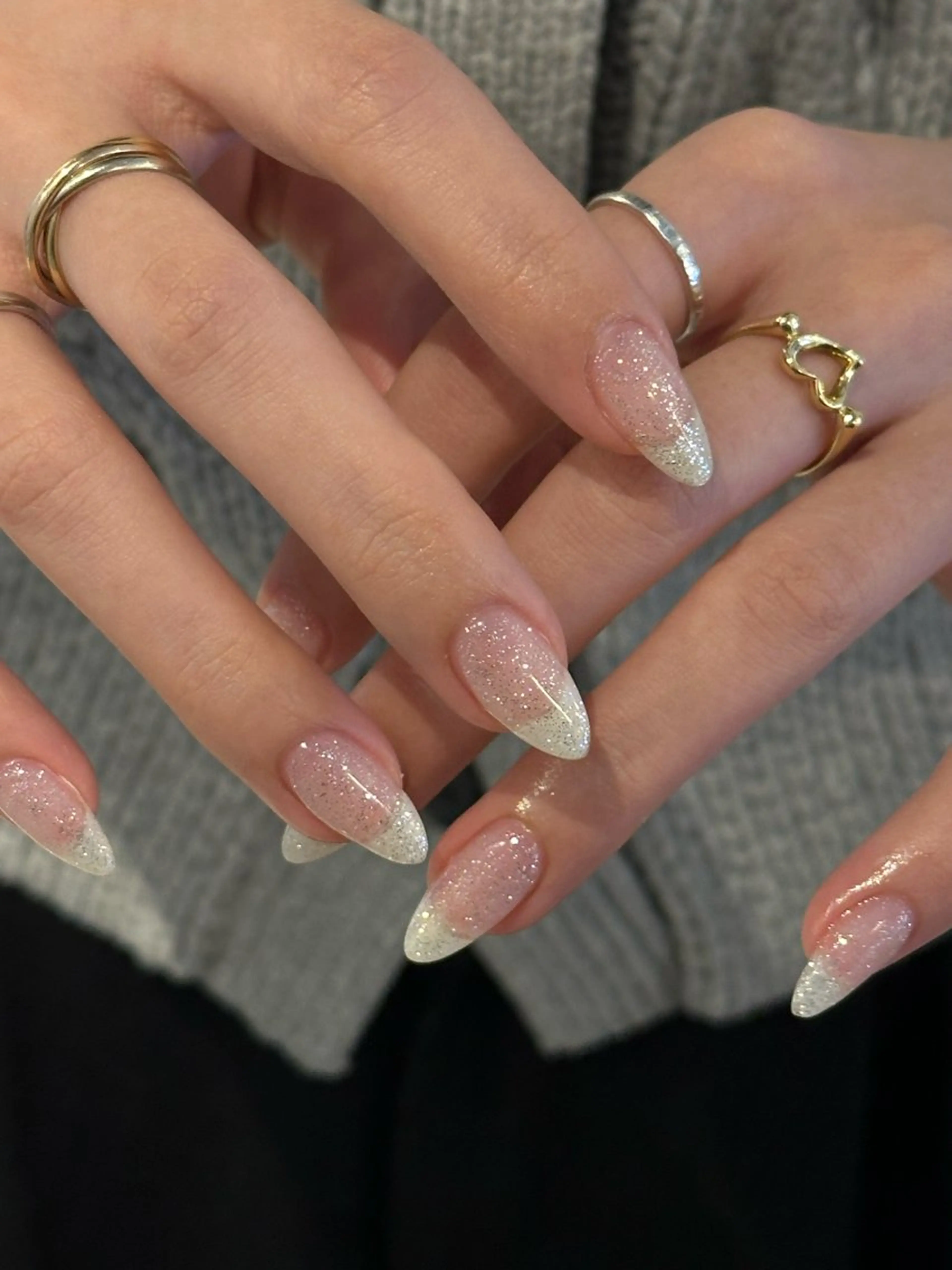 💅🏻《HAND》𝐨𝐟𝐟なし　ワンカラーorラメグラデーションの写真