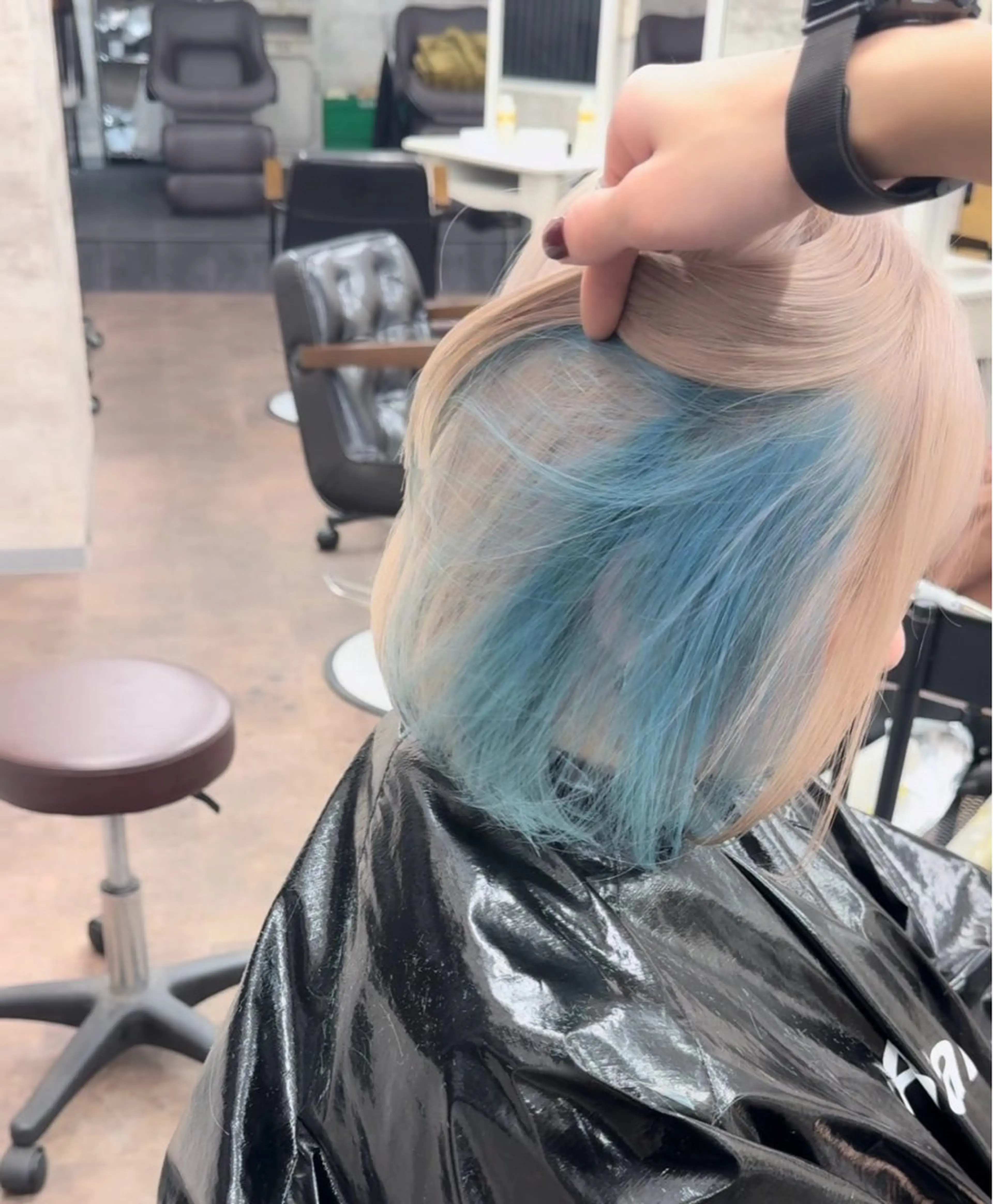 ミディアム ヘアカラー ⚡️ エマ🥑のヘアスタイル