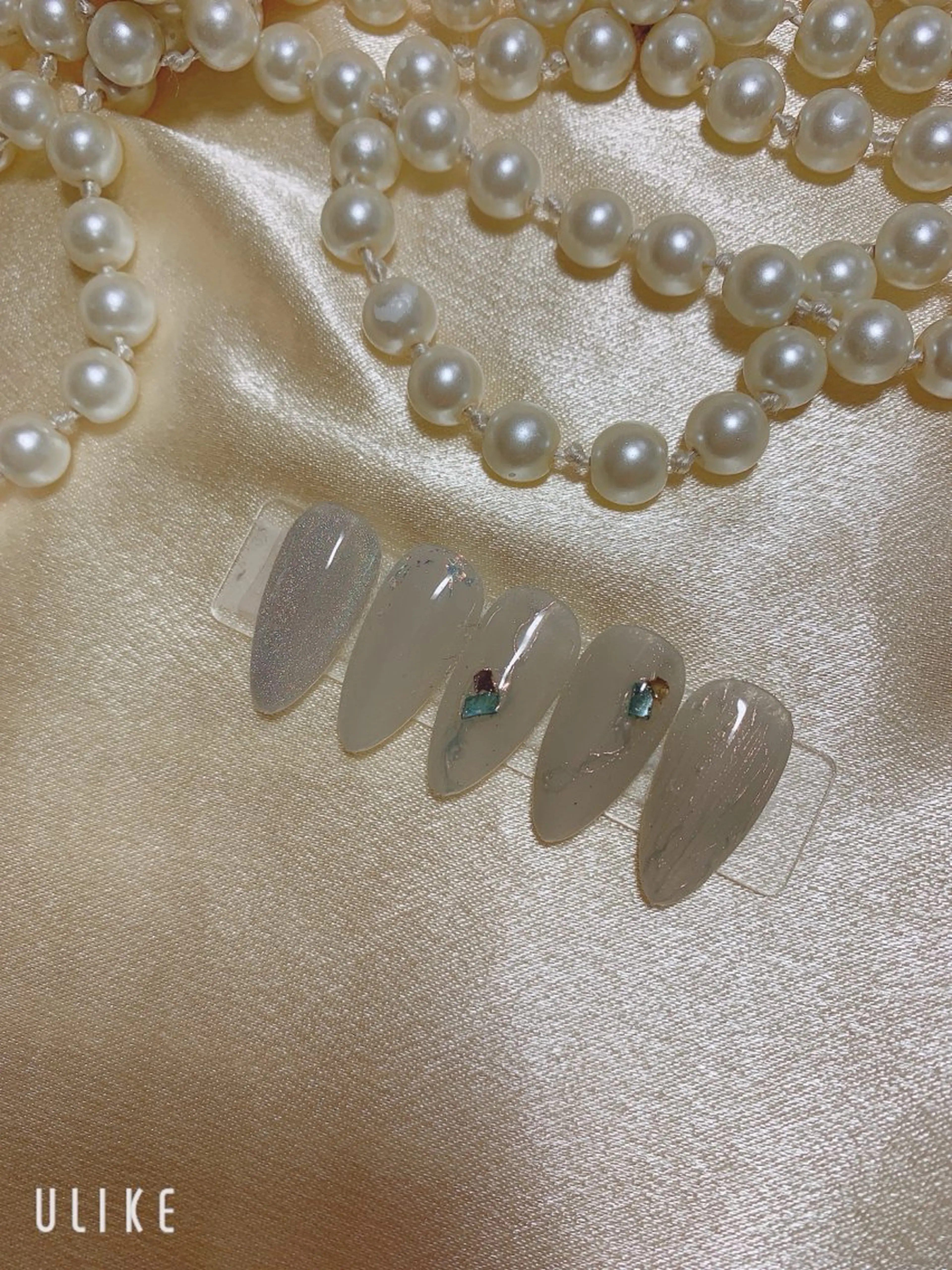 ネイル 桜ネイル フットネイル ジェルネイル ラメ(グリッター) ラメグラデーション ハンドネイル ネイルサロンAiri 長さ出し·シンプルのネイルデザイン