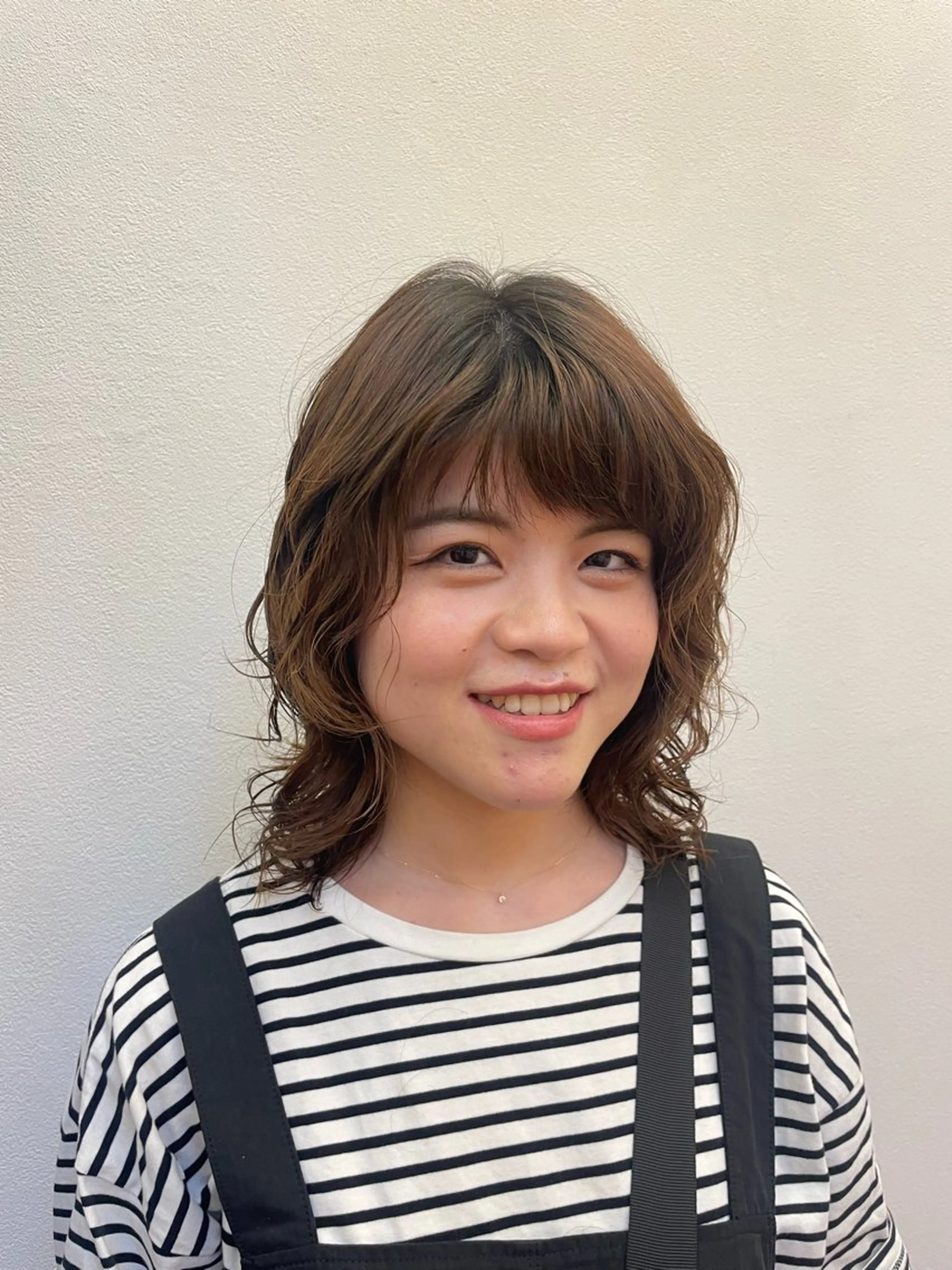 ミディアム パーマ 梨子🐣艶カラー🌈 ダメージレス💖のヘアスタイル