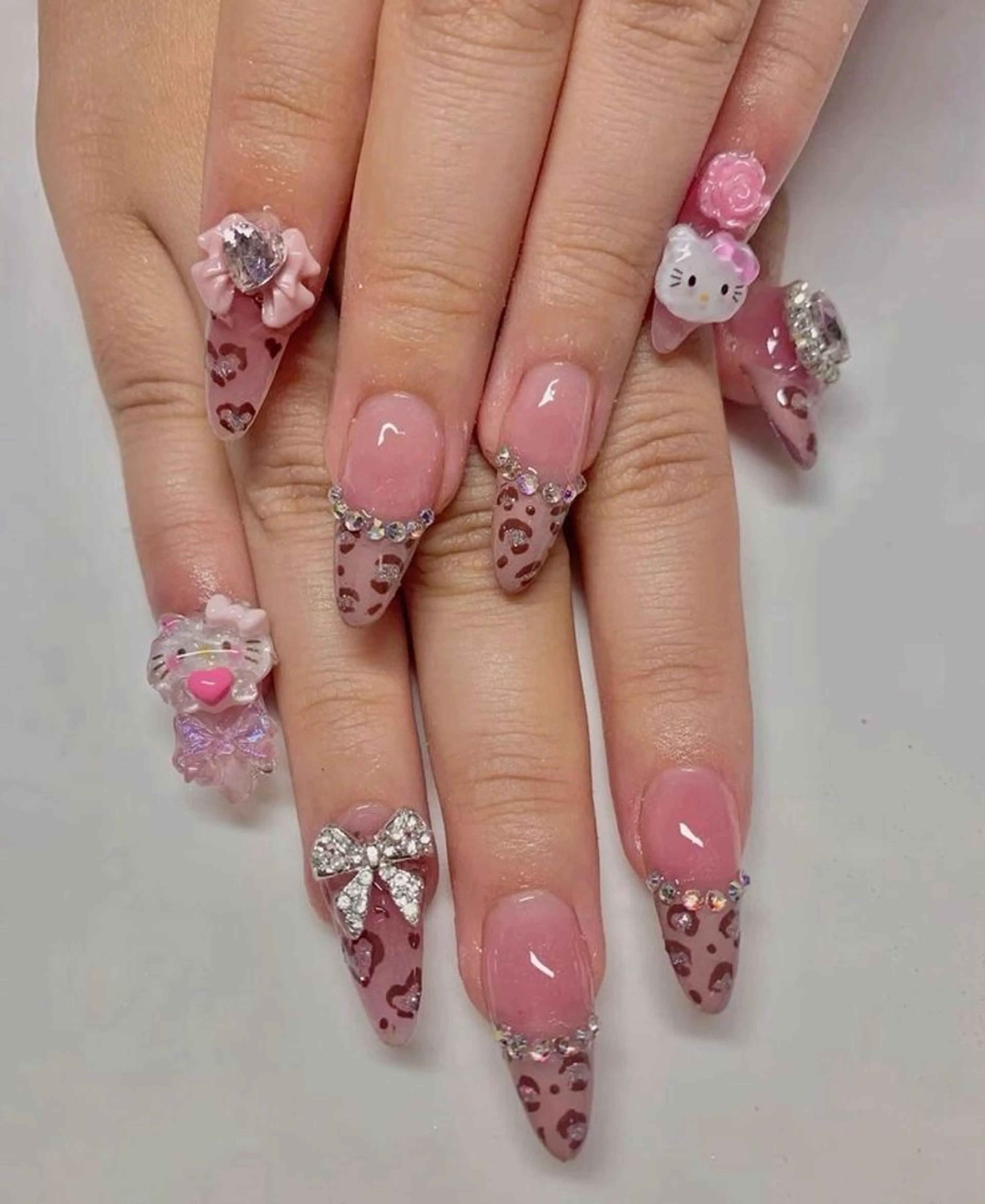 ネイル フレンチネイル ガラスフレンチ グラデーション マグネットネイル ミラーネイル Lee Nailsのネイルデザイン