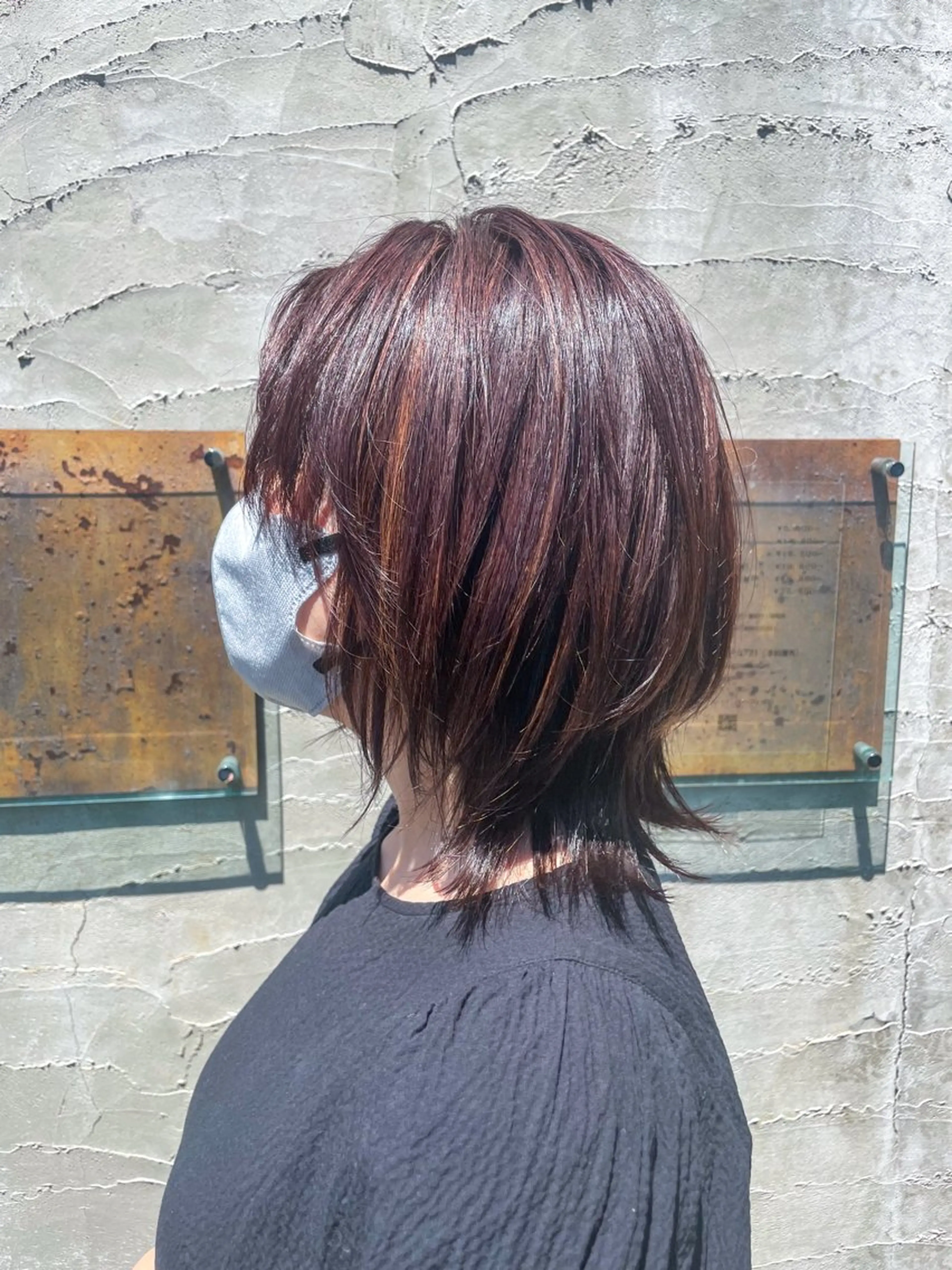 ミディアム レッドブラウン レイヤーカット 小顔カット ウルフカット ウルフレイヤー カット ヘアカラー ショート/レイヤー/ ツヤ髪/なかちゃんのヘアスタイル