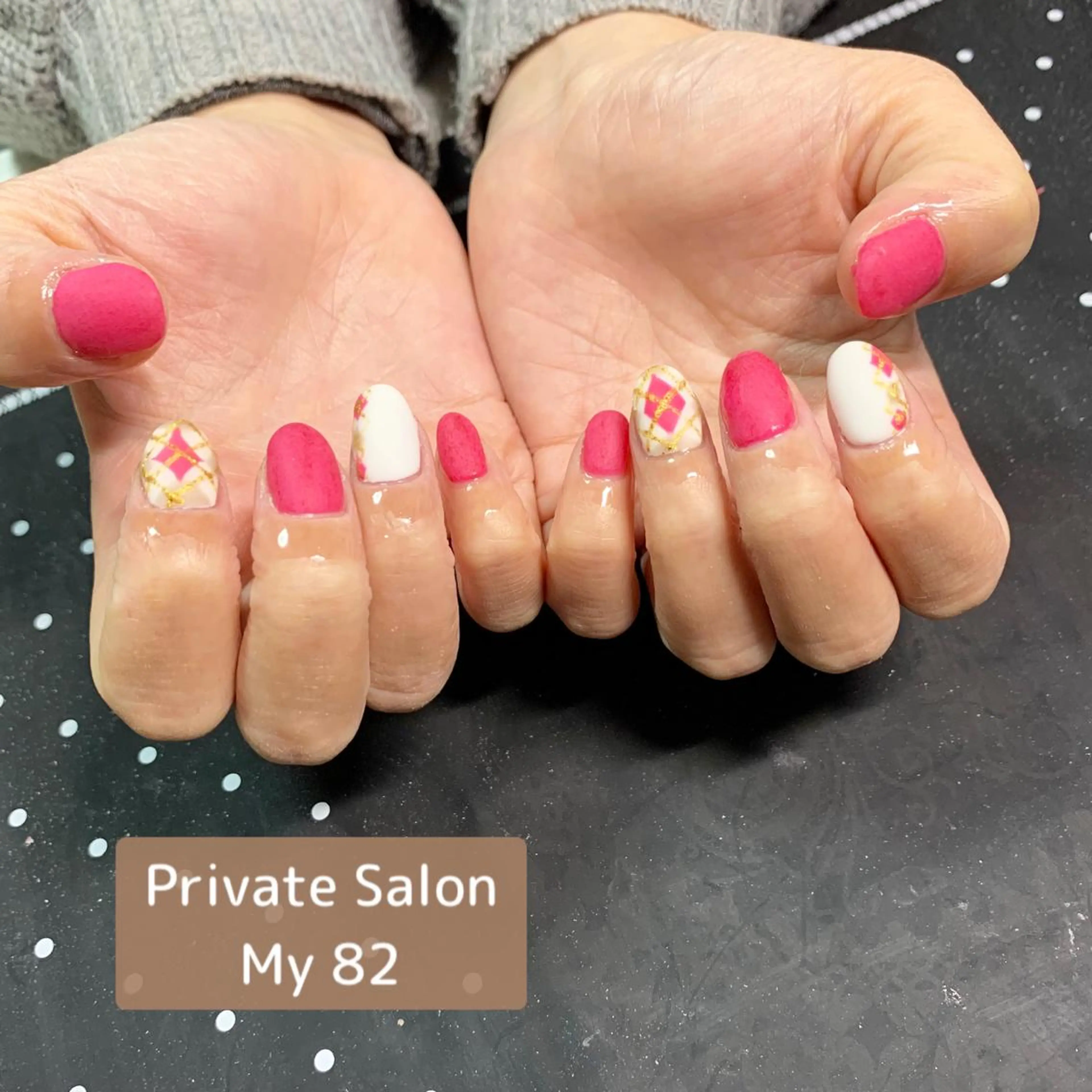 ネイル ジェルネイル ゴールド キラキラネイル ラメ(グリッター) マットネイル Private Sa lon  MARLOのネイルデザイン