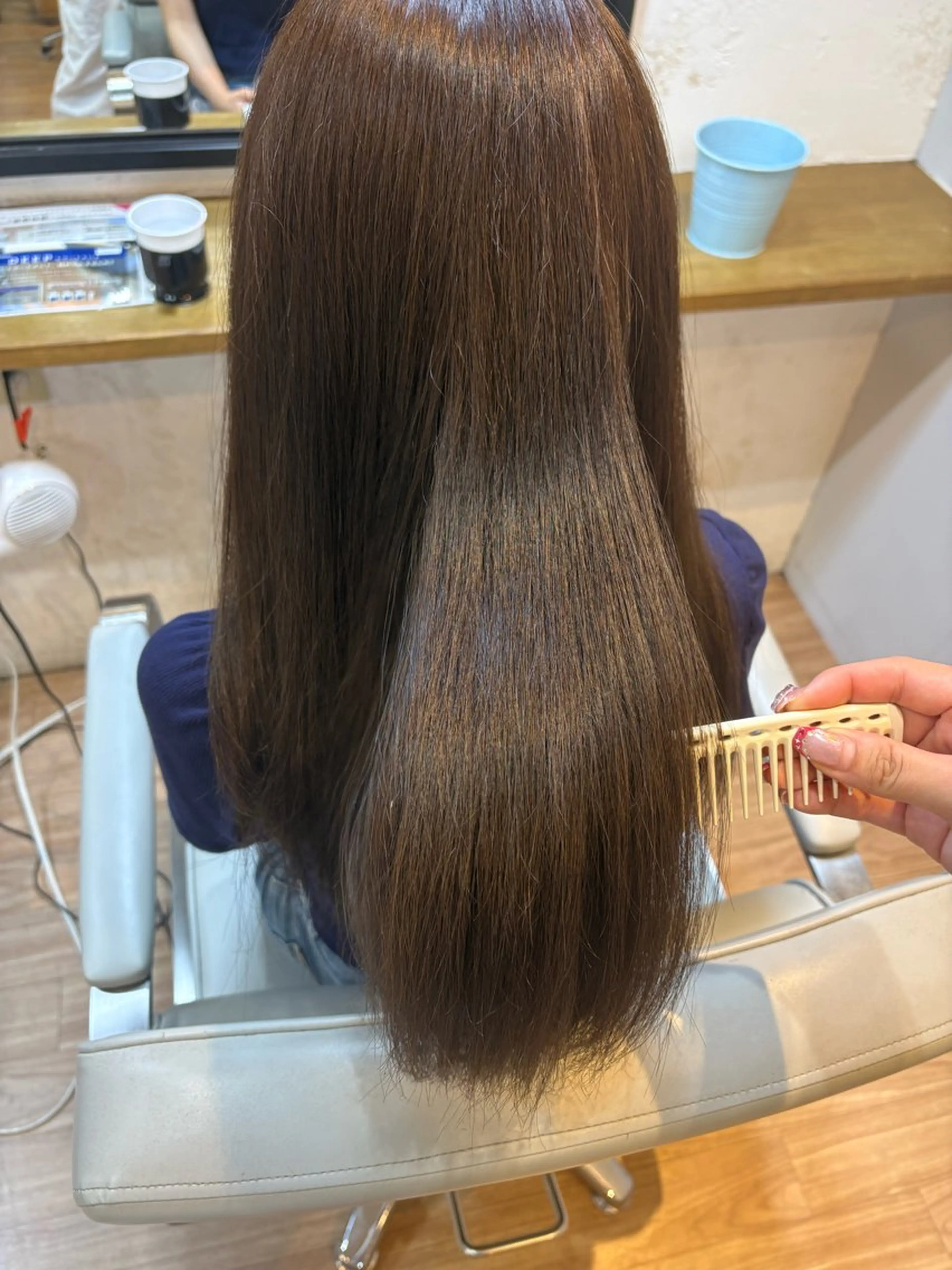 セミロング カット ヘアカラー トリートメント 韓国ヘアー🇰🇷 MIWAのヘアスタイル