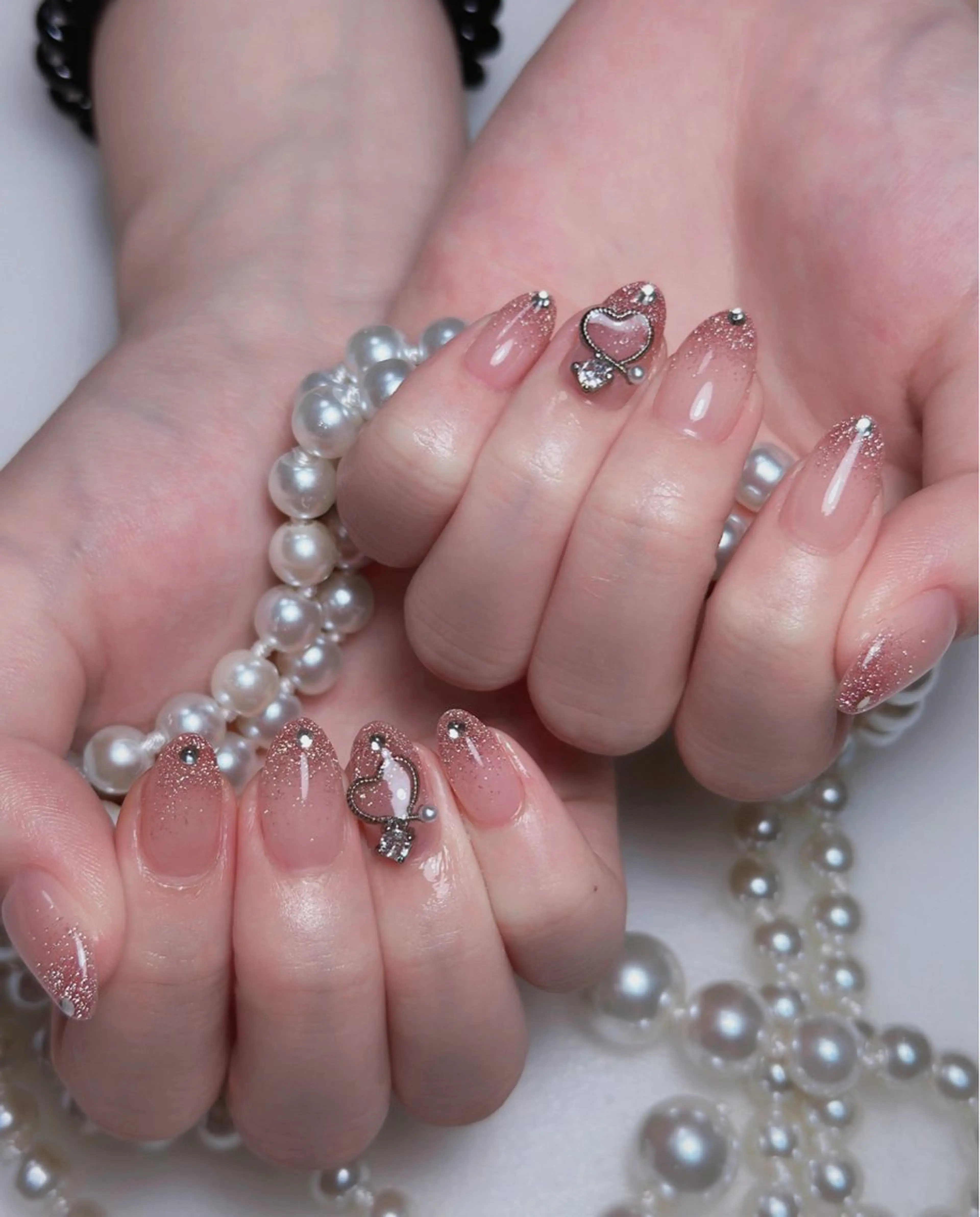 ネイル オーロラネイル 長さ出し フットネイル 韓国ネイル ラメ(グリッター) ハンドネイル 👍thumbs up nail👍のネイルデザイン