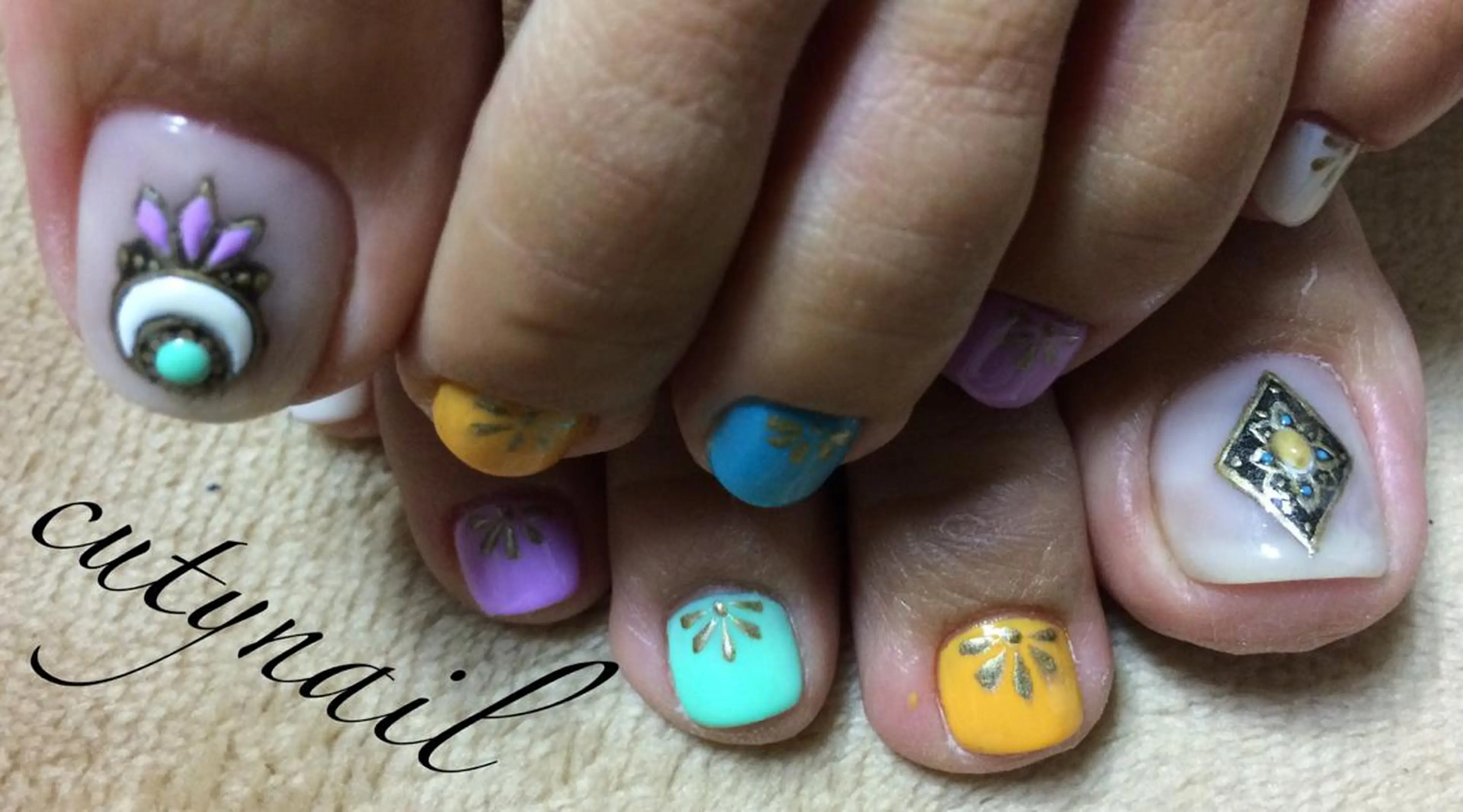 ネイル アートネイル フットネイル ジェルネイル ストーンネイル cuty nailのネイルデザイン
