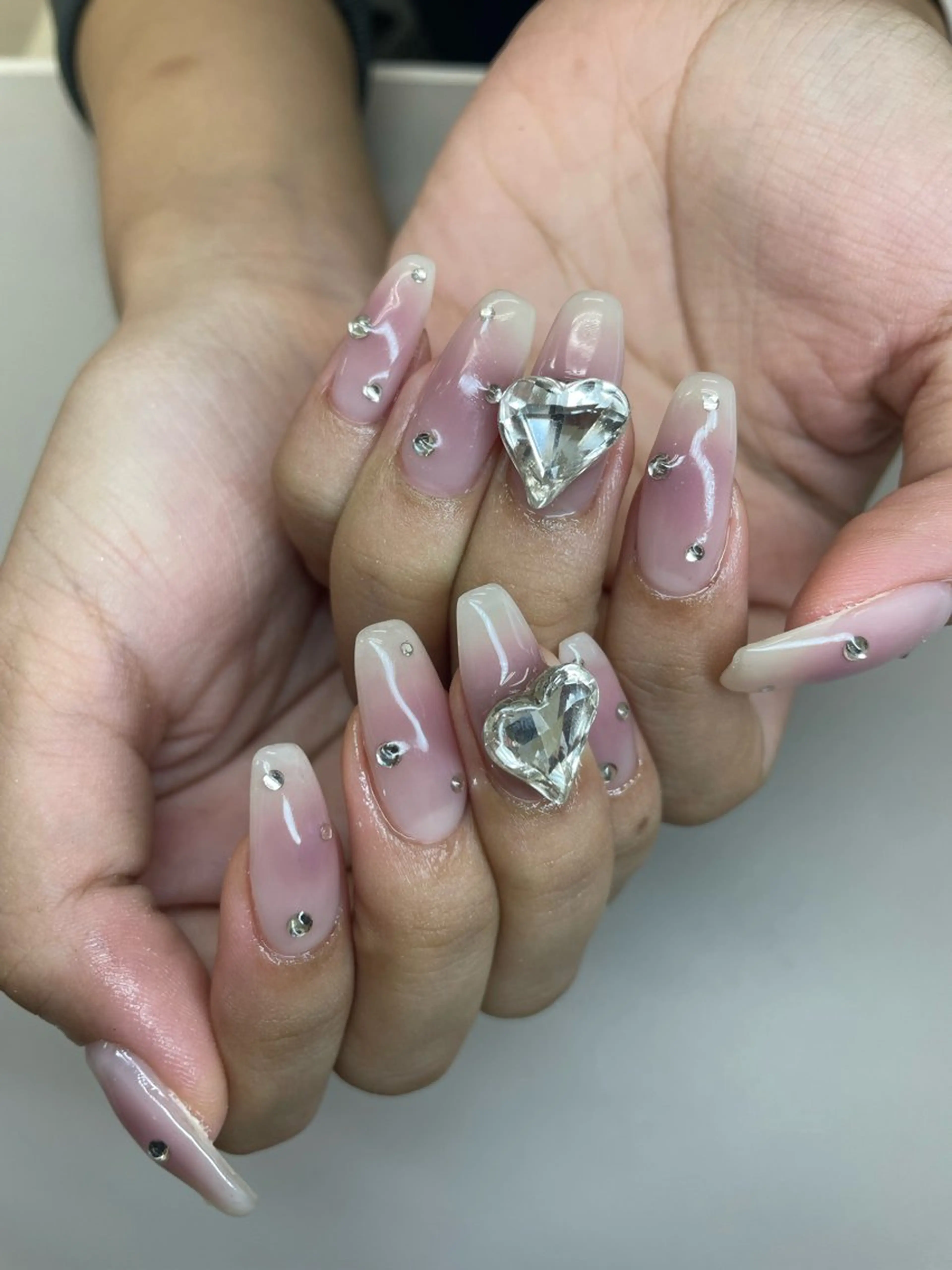 ネイル ハート ストーンネイル ハンドネイル Hisaka Mikiのネイルデザイン