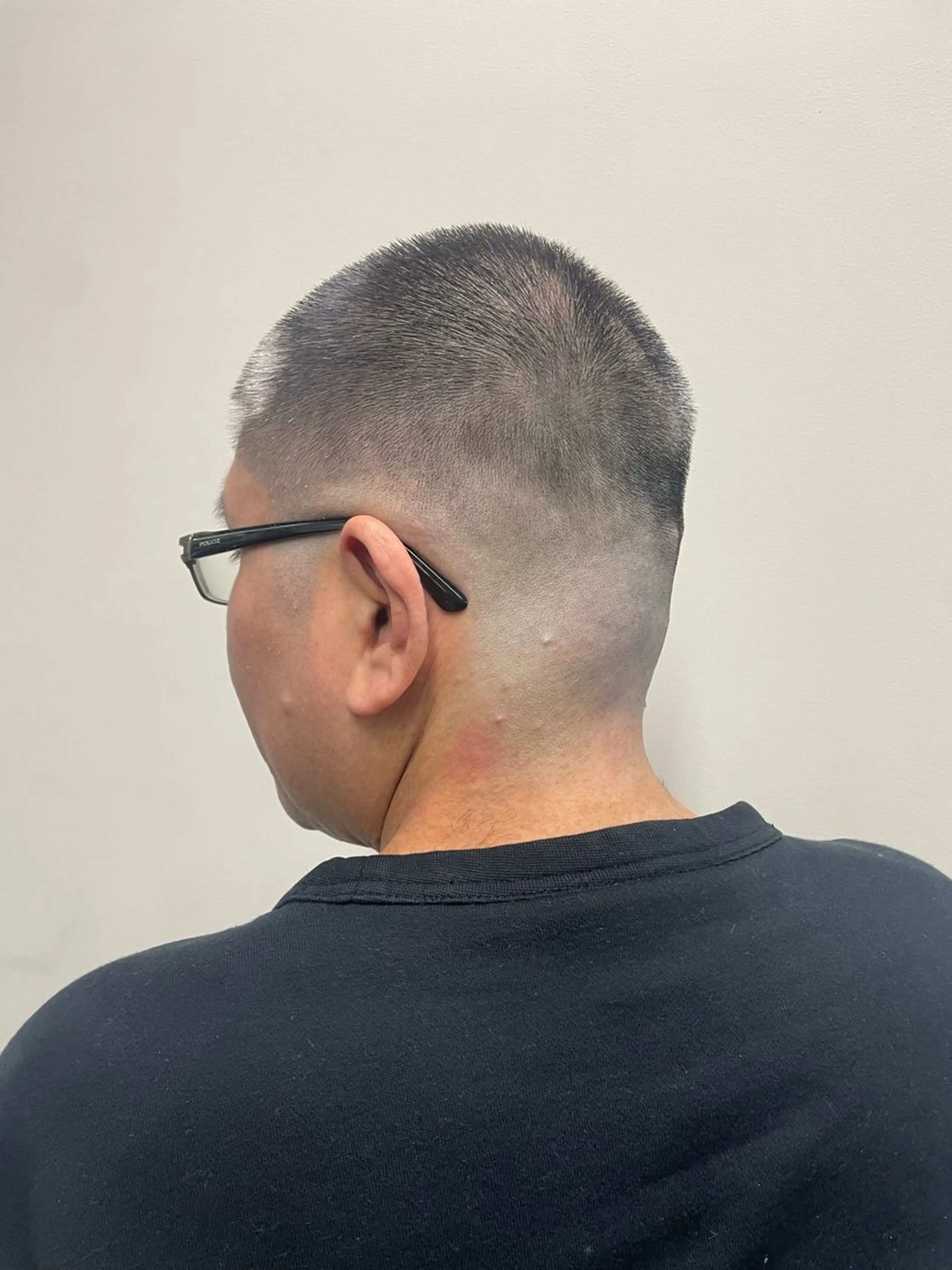 ショート 岡本 佳久のヘアスタイル