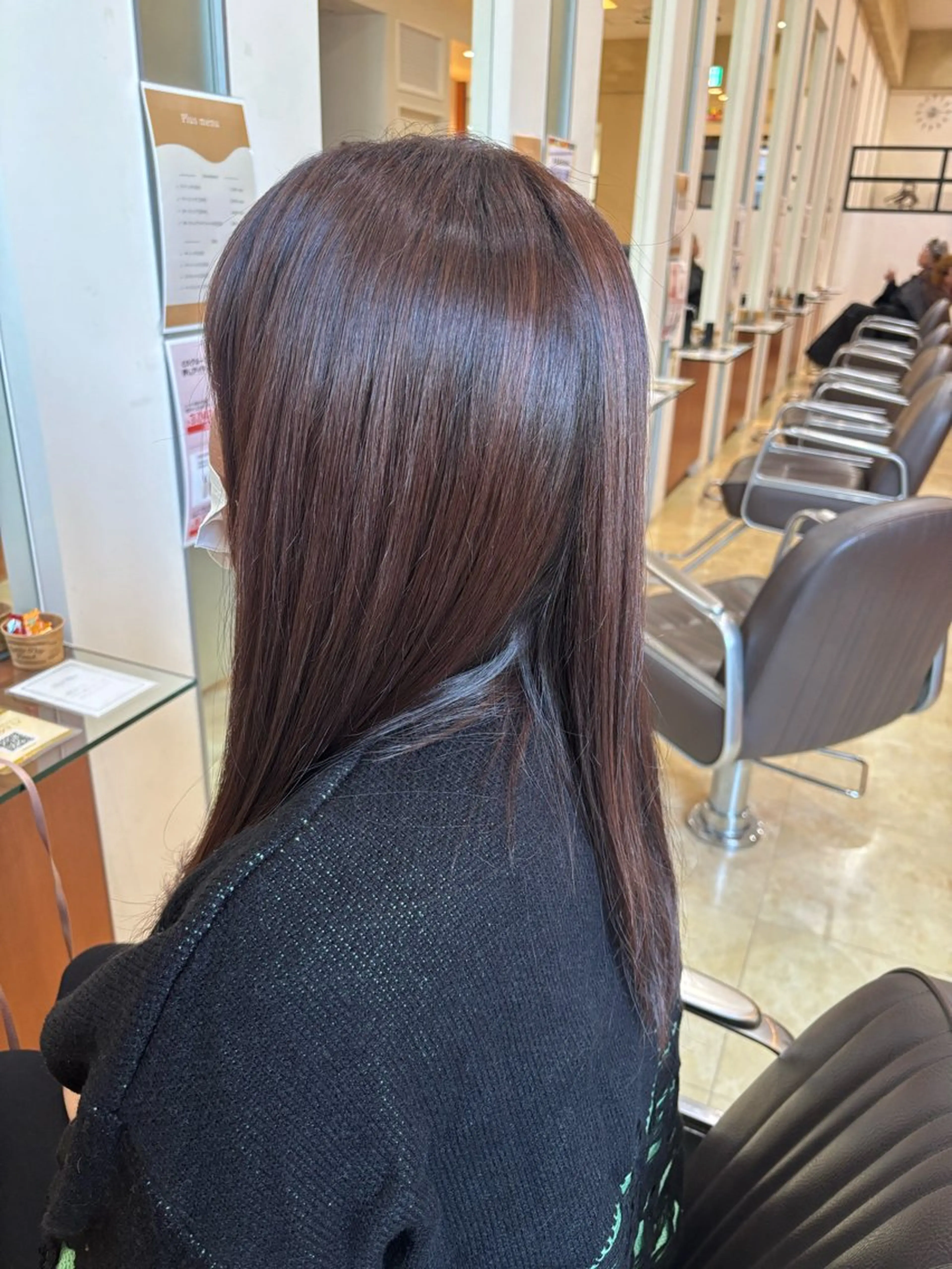ロング 尾崎 優花のヘアスタイル