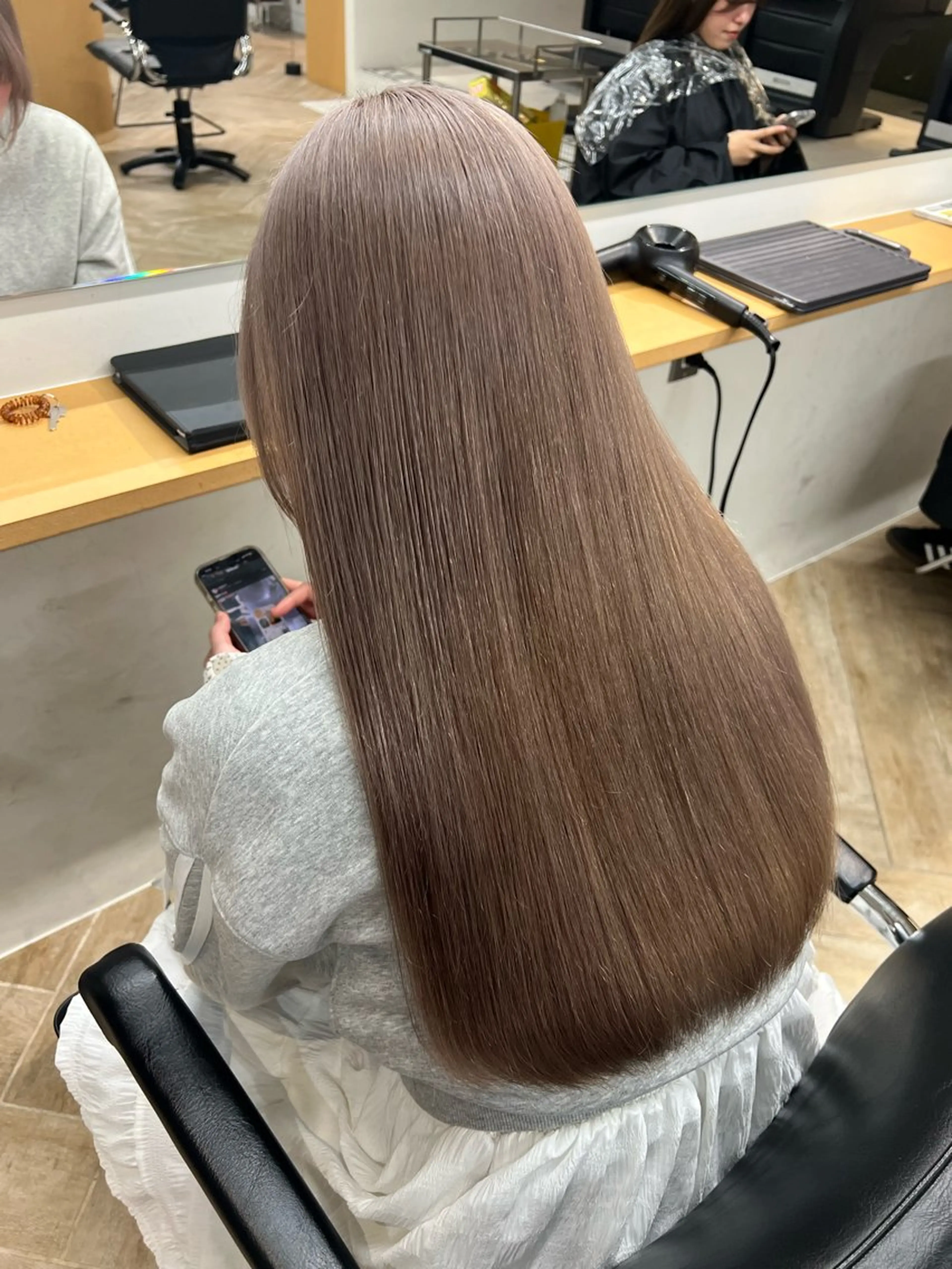 ロング カラー カット ヘアカラー トリートメント ベージュ/髪質改善 新潟/万代/井上佑のヘアスタイル