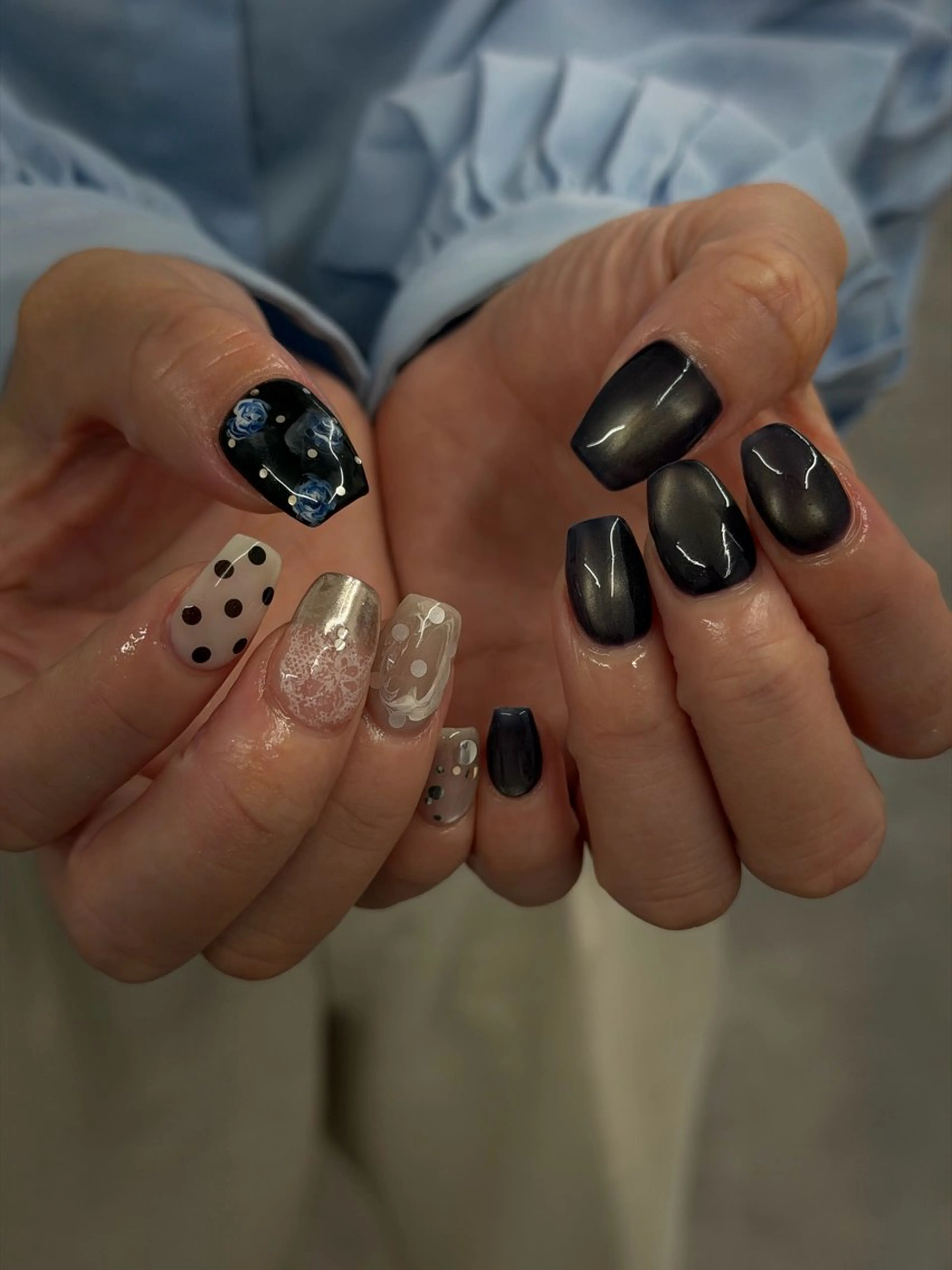 ネイル ドット ジェルネイル キラキラネイル マグネットネイル ネイビー ハンドネイル ハンドケア Bana_ Nailのネイルデザイン