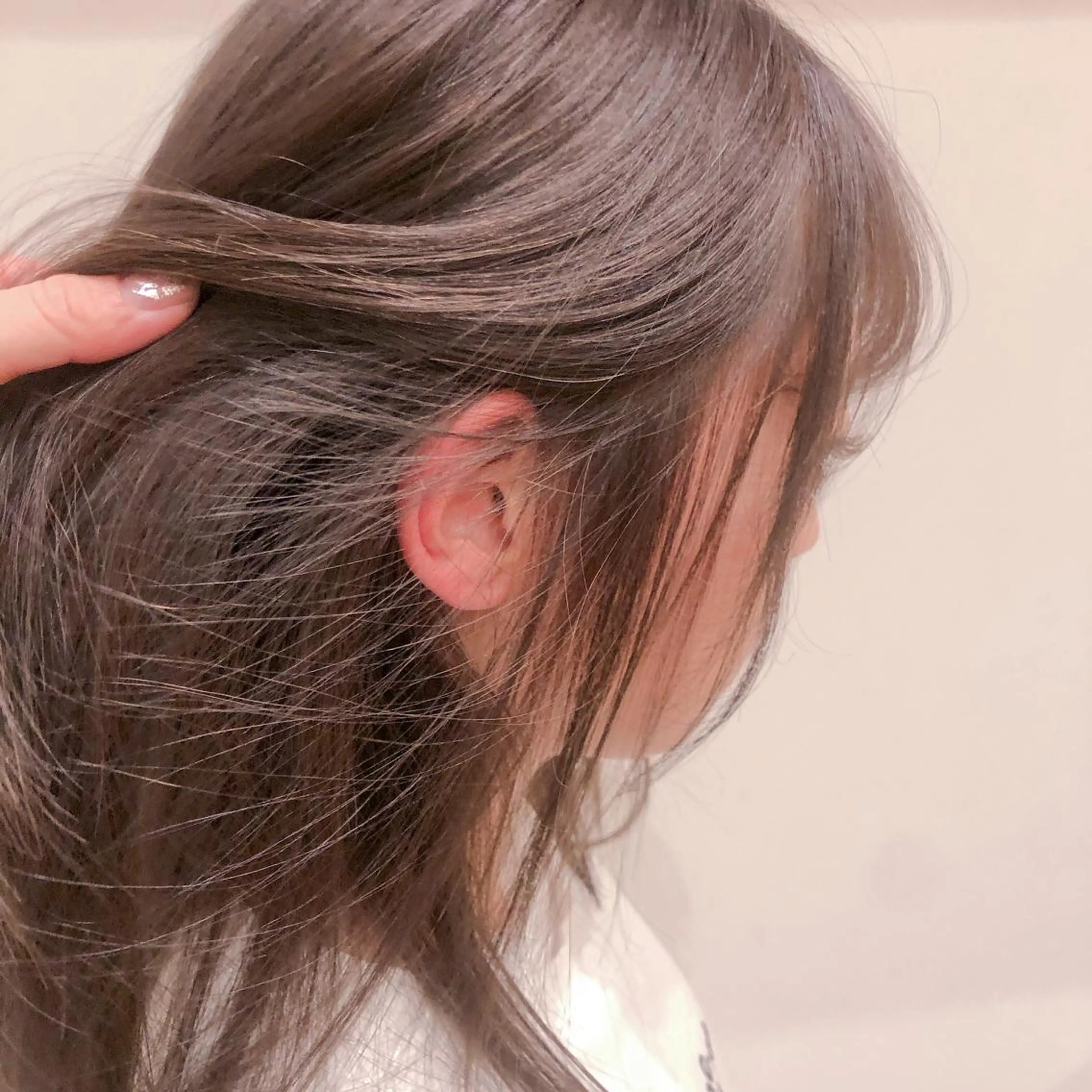 ミディアム カラー 透明感カラー 落合　眺 (オチアイ　ノゾミ)のヘアスタイル