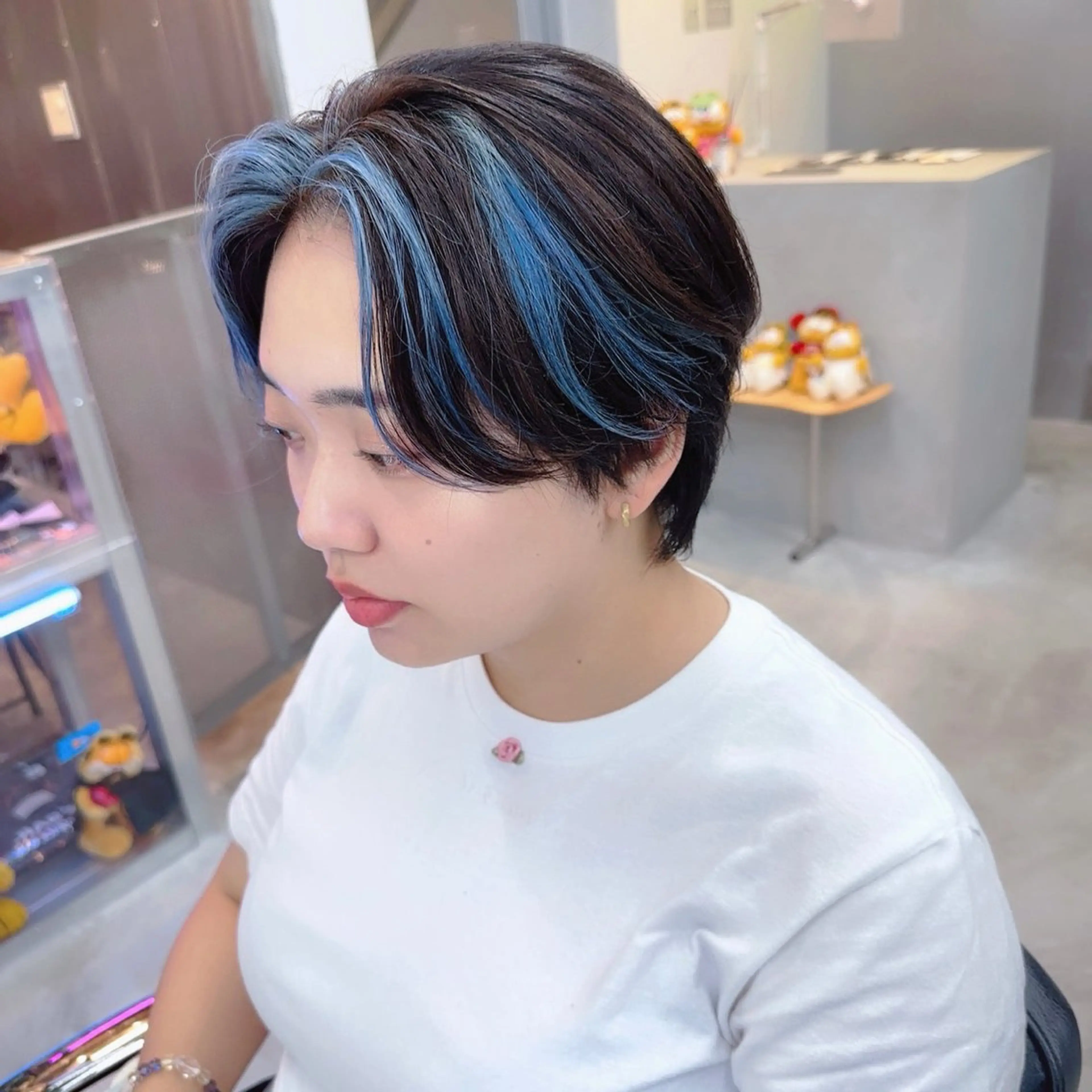 ショート カラー ヘアカラー トリートメント 岡野 静華のヘアスタイル