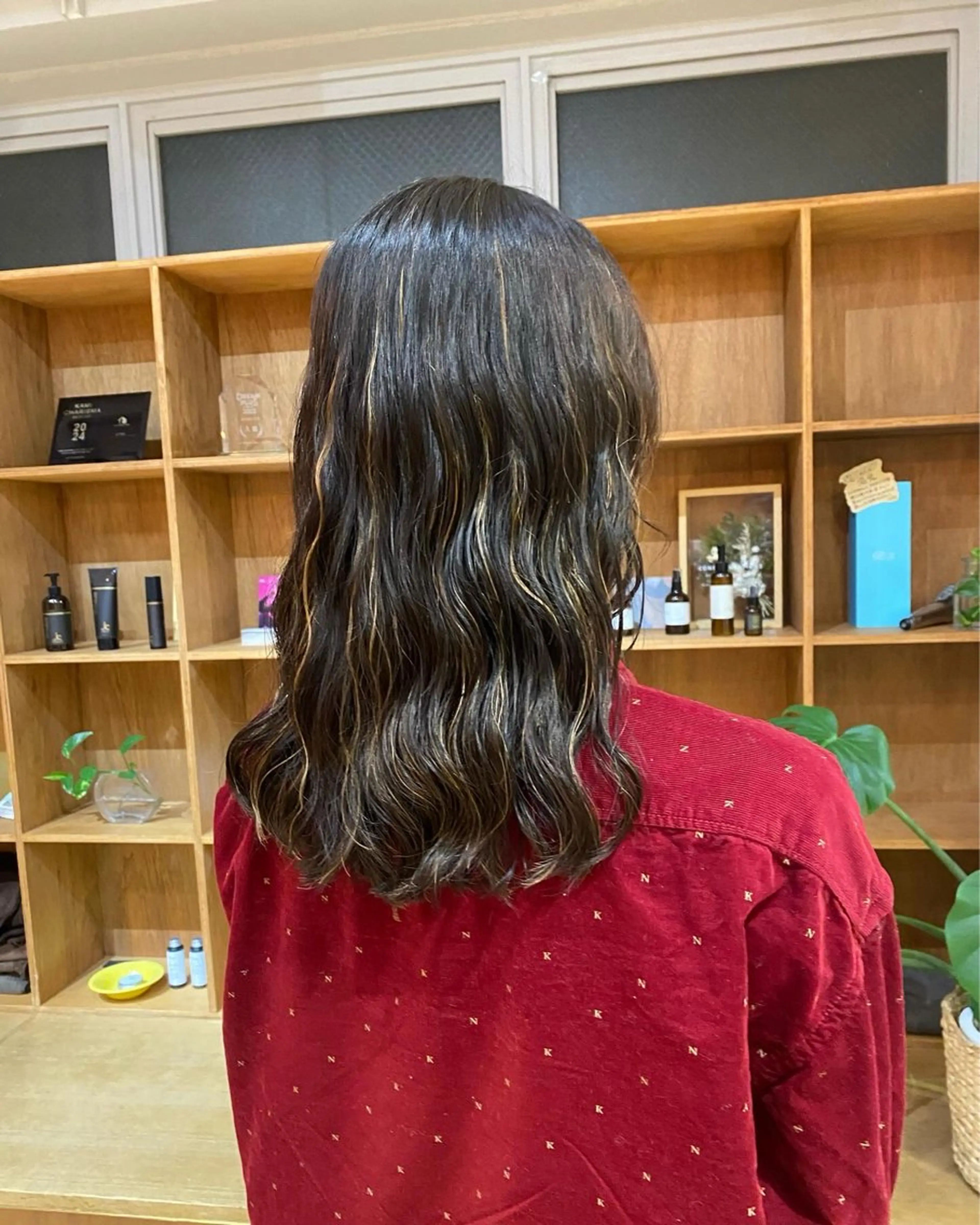 セミロング カット パーマ トリートメント 大人可愛い♡コテ巻き パーマ🌼杉田 萌恵のヘアスタイル
