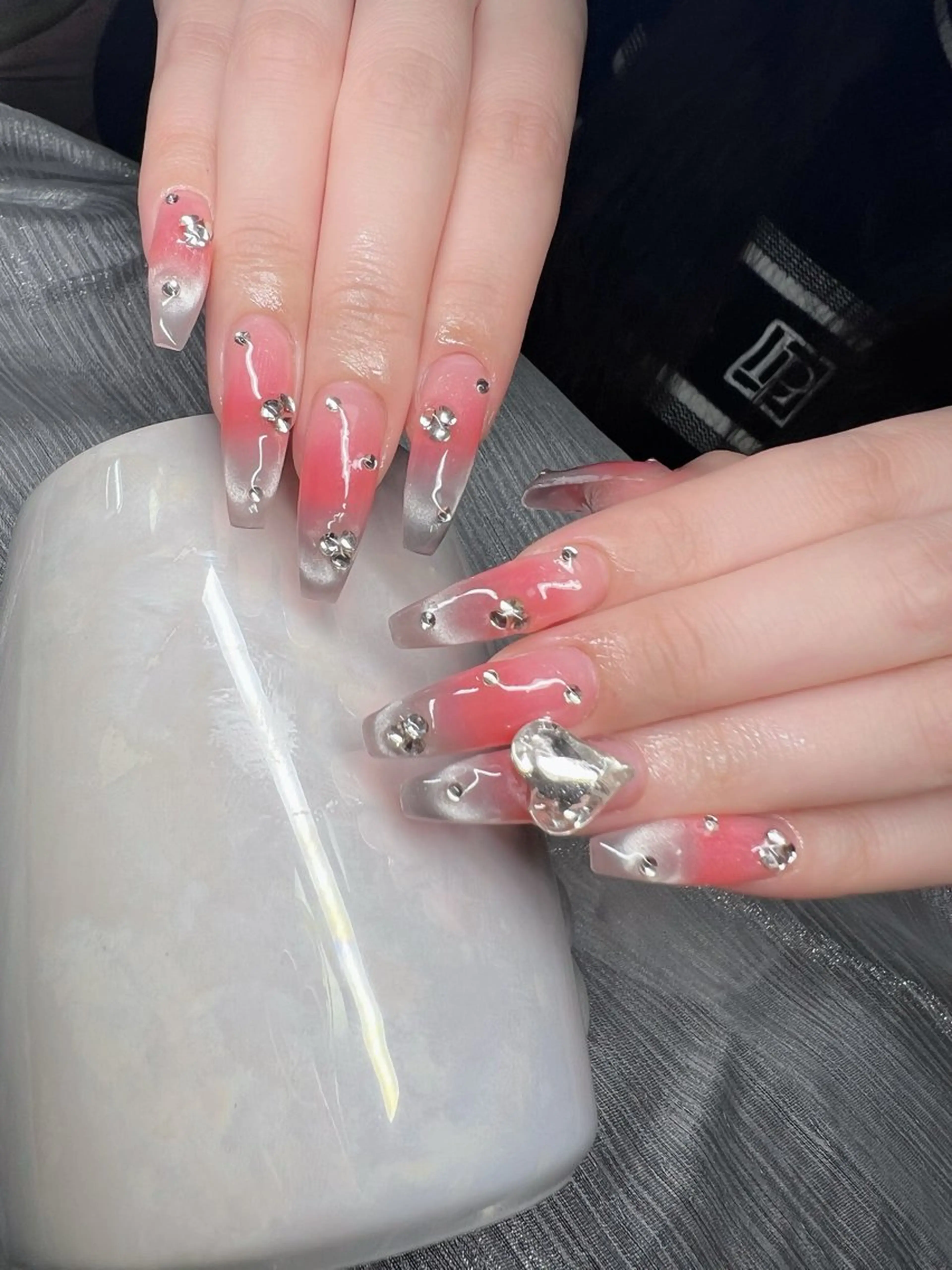 ネイル オーロラネイル チークネイル 長さ出し フットネイル フレンチネイル ハンドネイル Lee Nailsのネイルデザイン