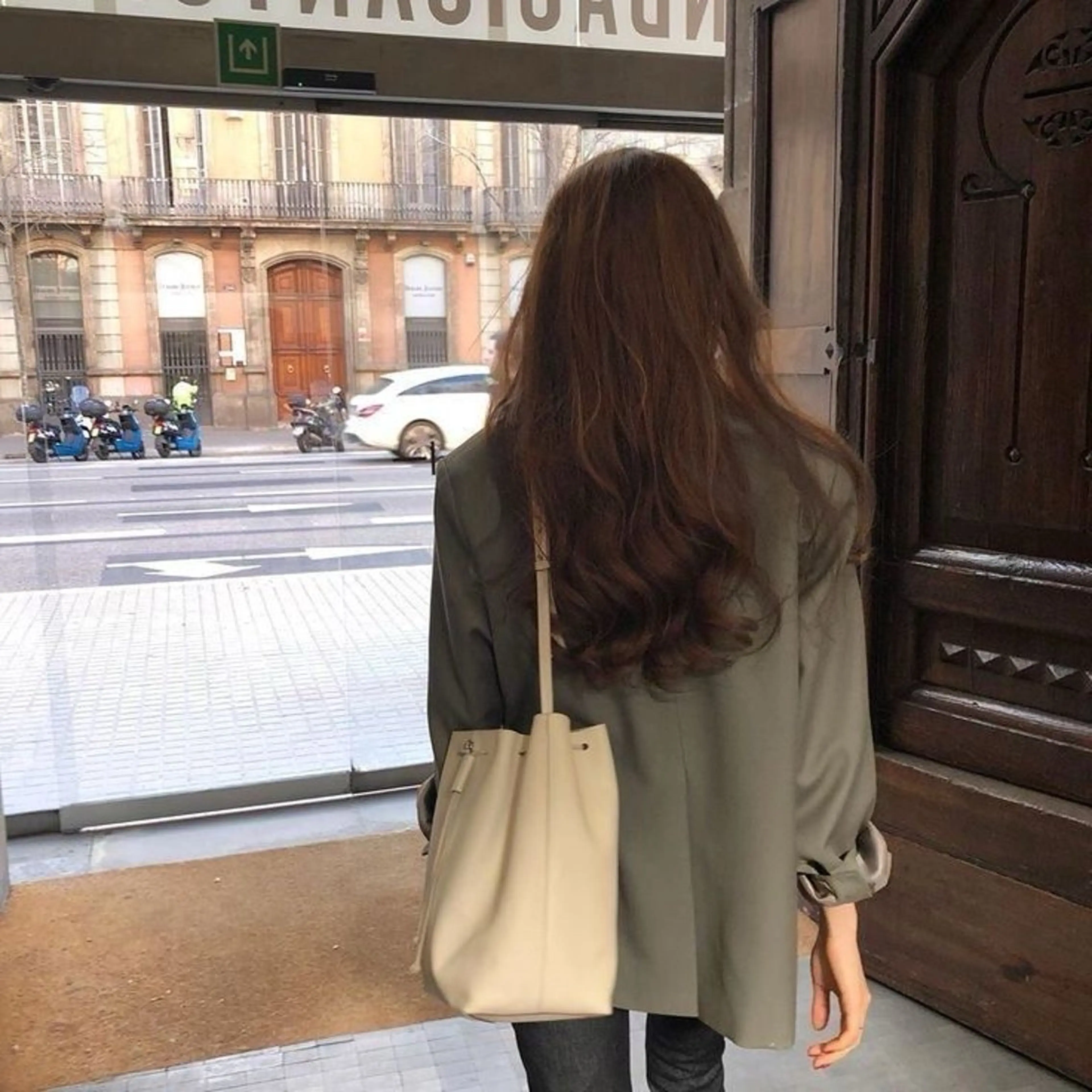 ロング 韓国/透明感 Veluaのヘアスタイル